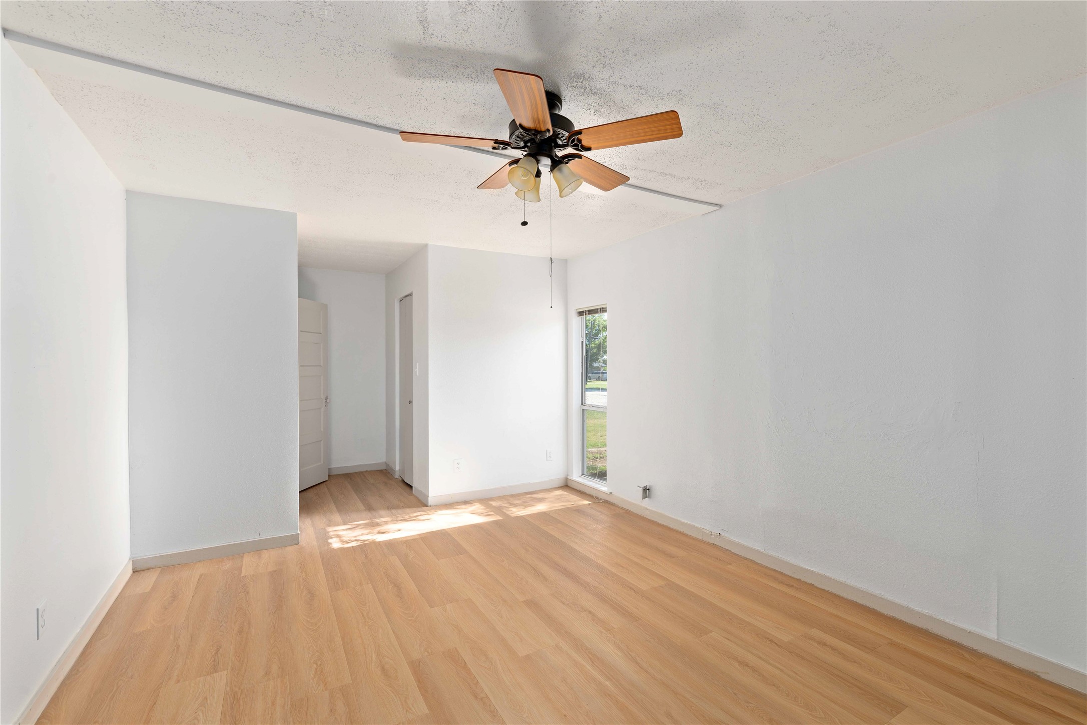 309 S 6th Street Bangs TX 76823