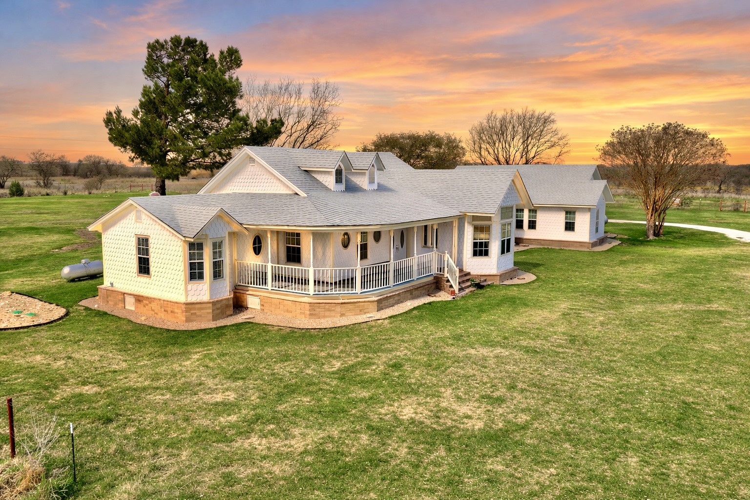 596 County Road 3425 Clifton TX 76634