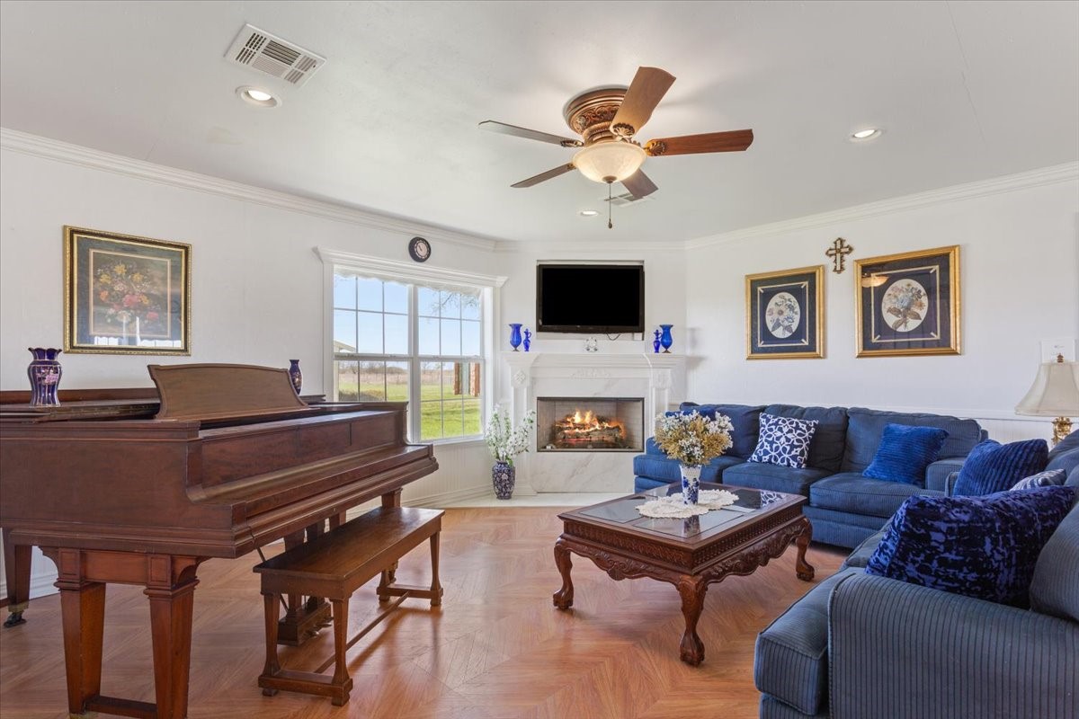 596 County Road 3425 Clifton TX 76634