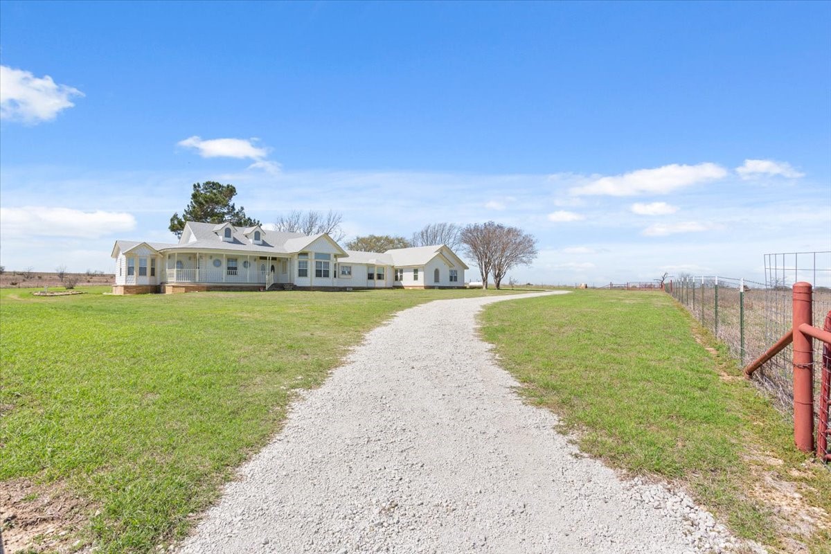 596 County Road 3425 Clifton TX 76634
