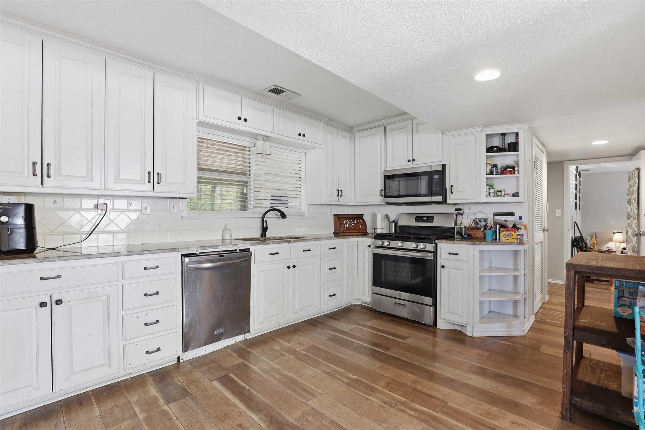 500 W Rucker Street Granbury TX 76048