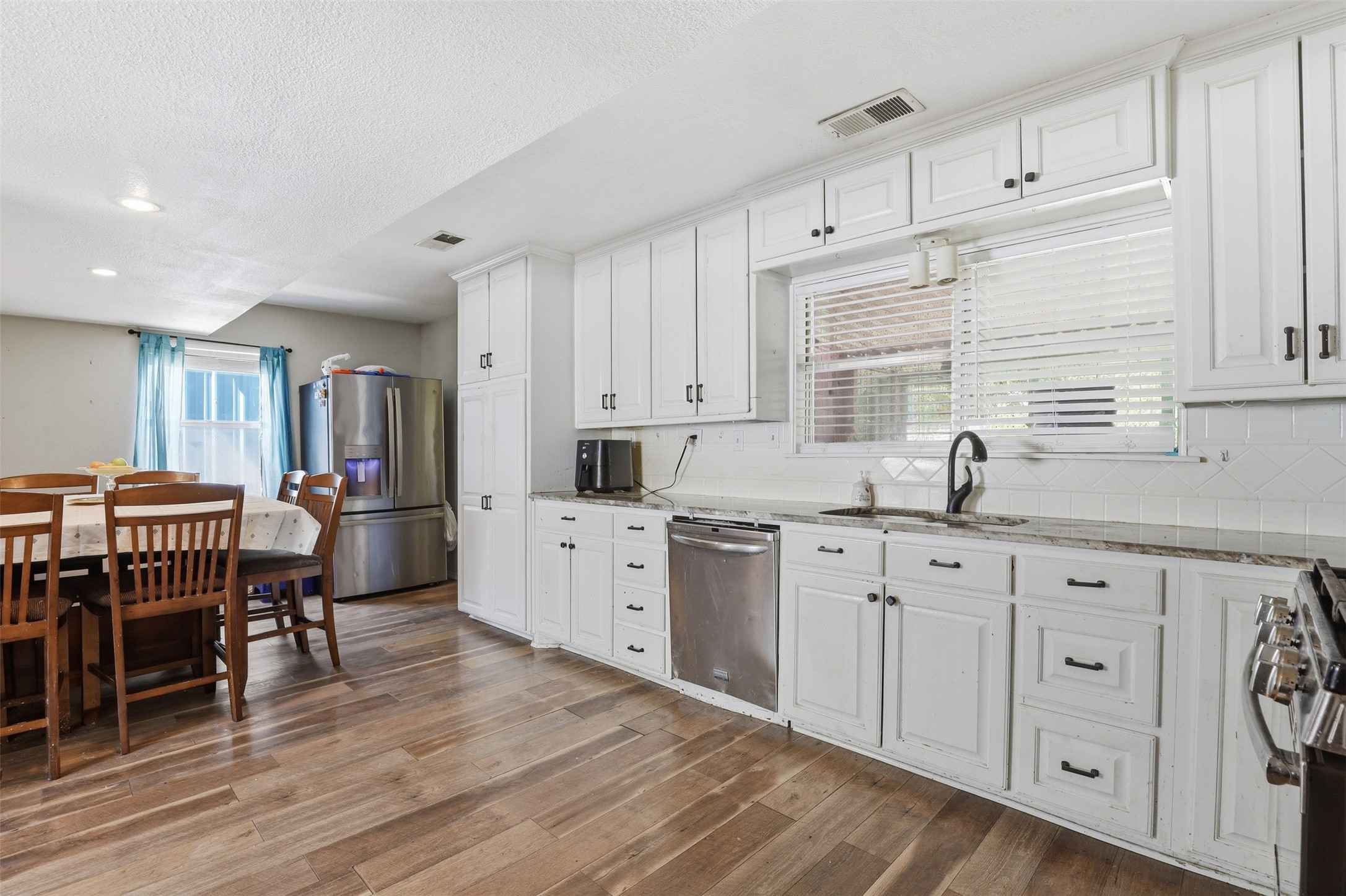 500 W Rucker Street Granbury TX 76048