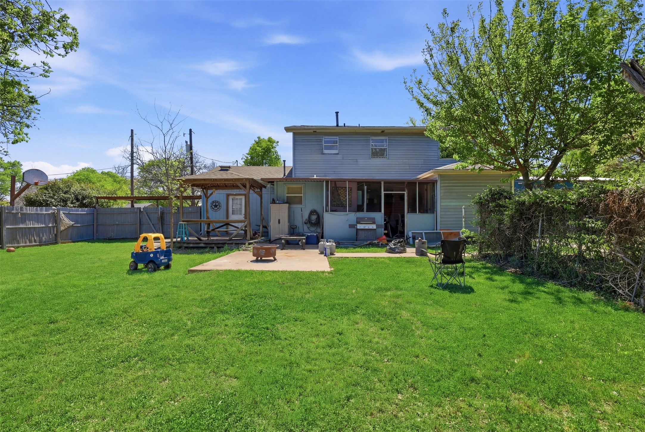 500 W Rucker Street Granbury TX 76048