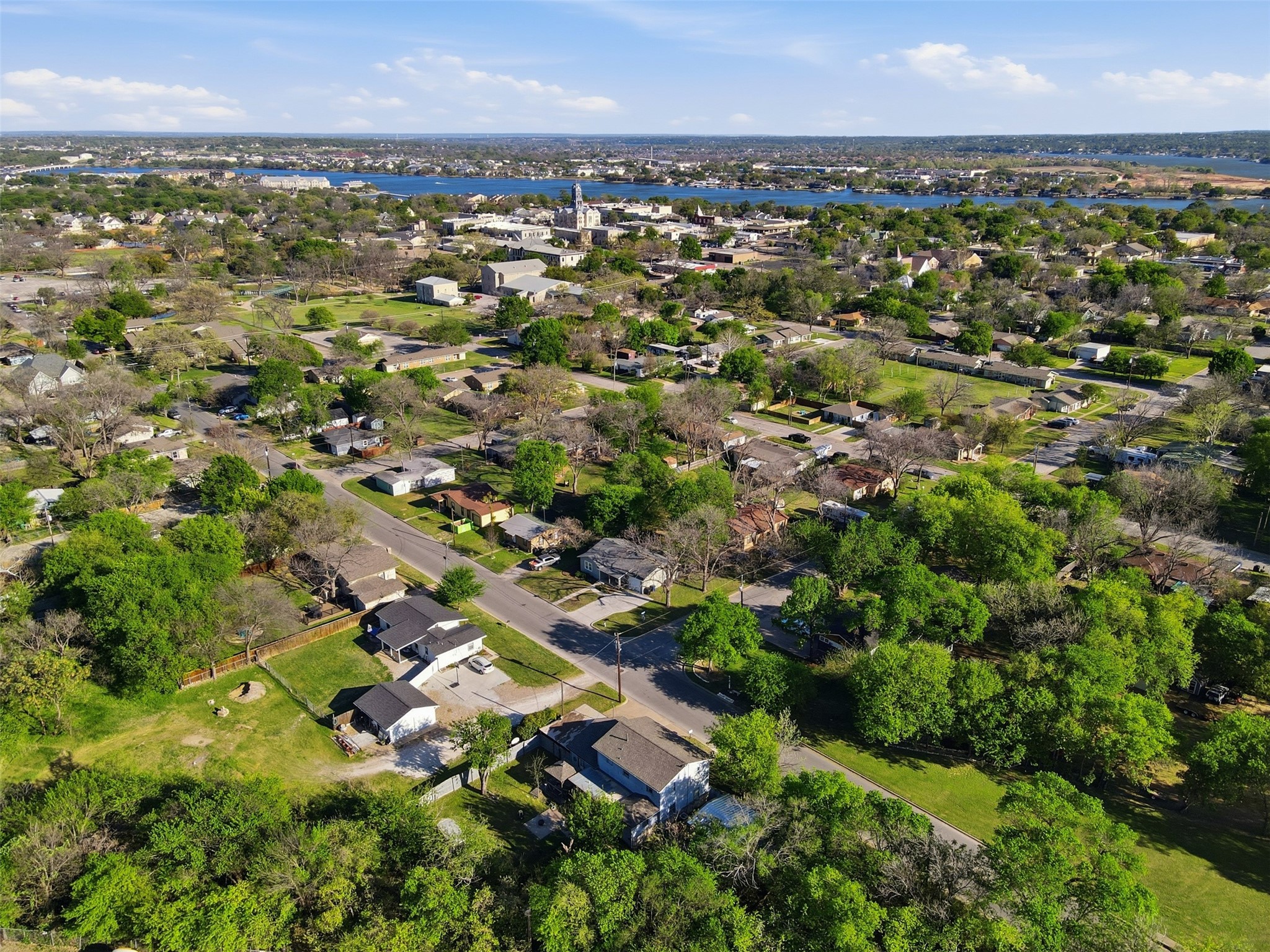 500 W Rucker Street Granbury TX 76048