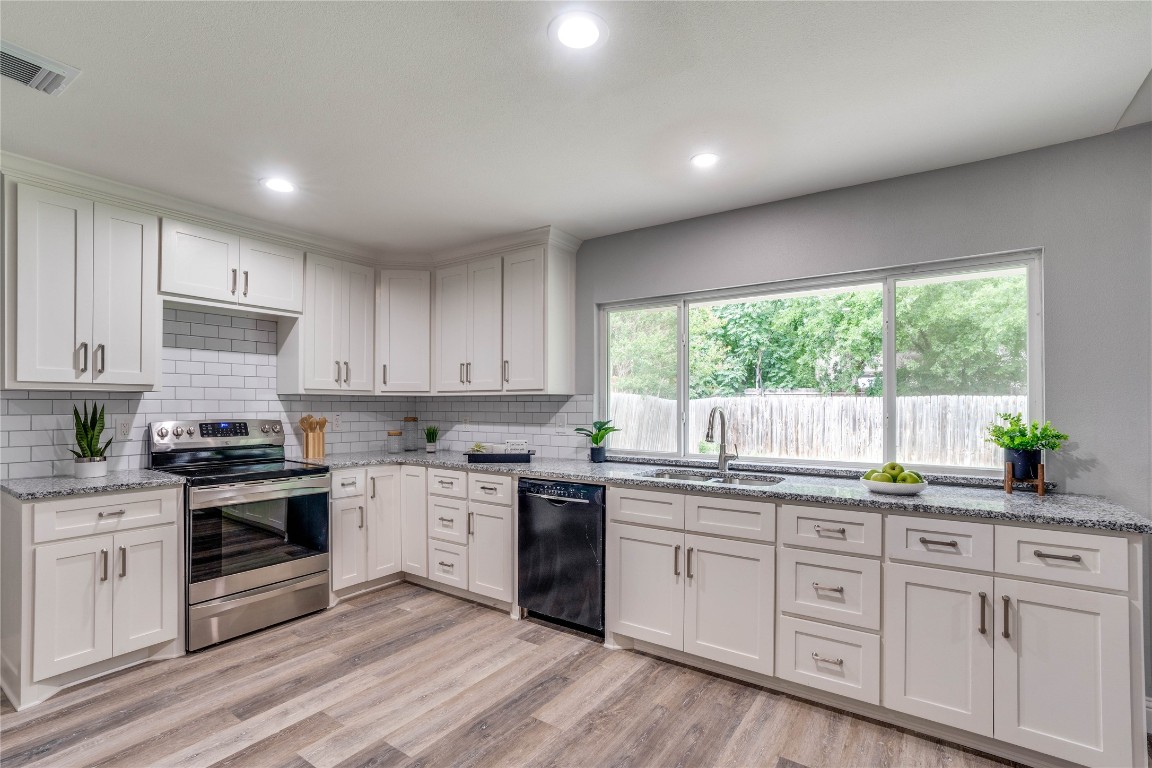 2625 Lake Park Drive Grand Prairie TX 75052