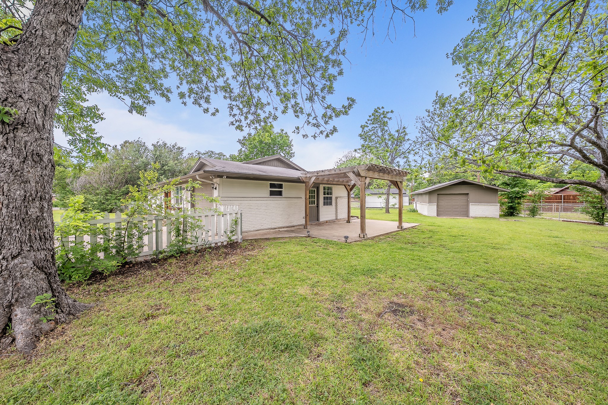 2322 Monteleon Street Grand Prairie TX 75051