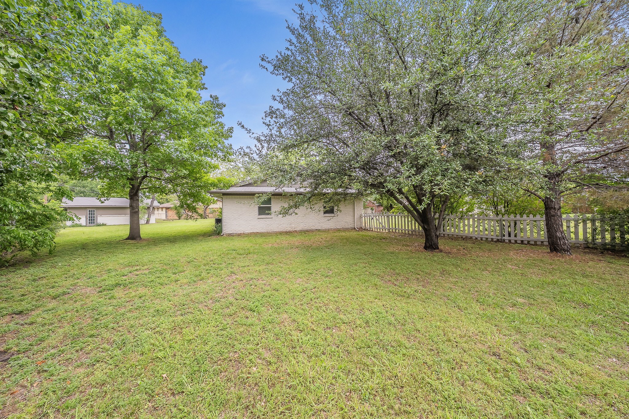 2322 Monteleon Street Grand Prairie TX 75051