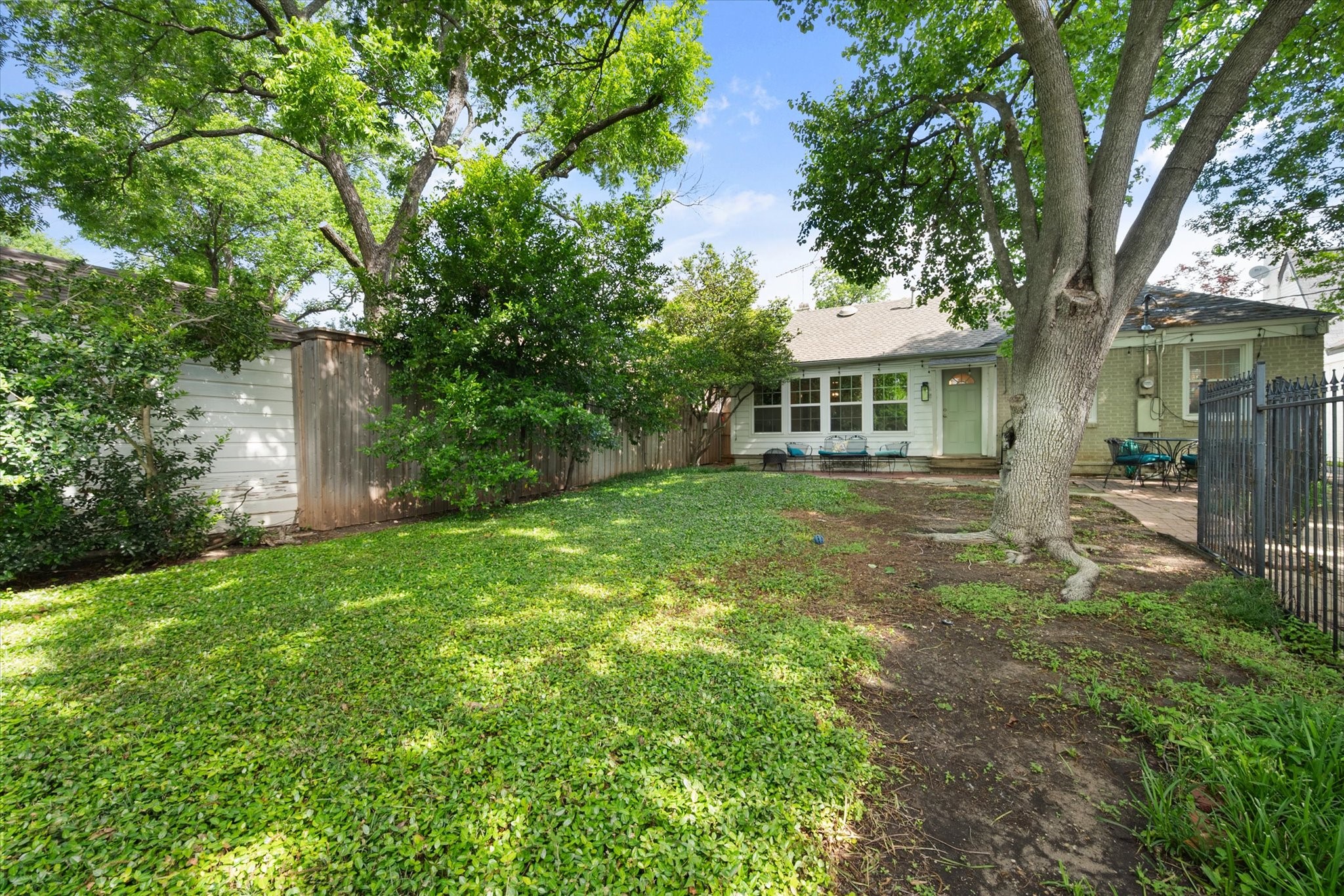 4313 Locke Avenue Fort Worth TX 76107