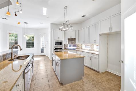 2511 Sir Tristram Lane Lewisville TX 75056