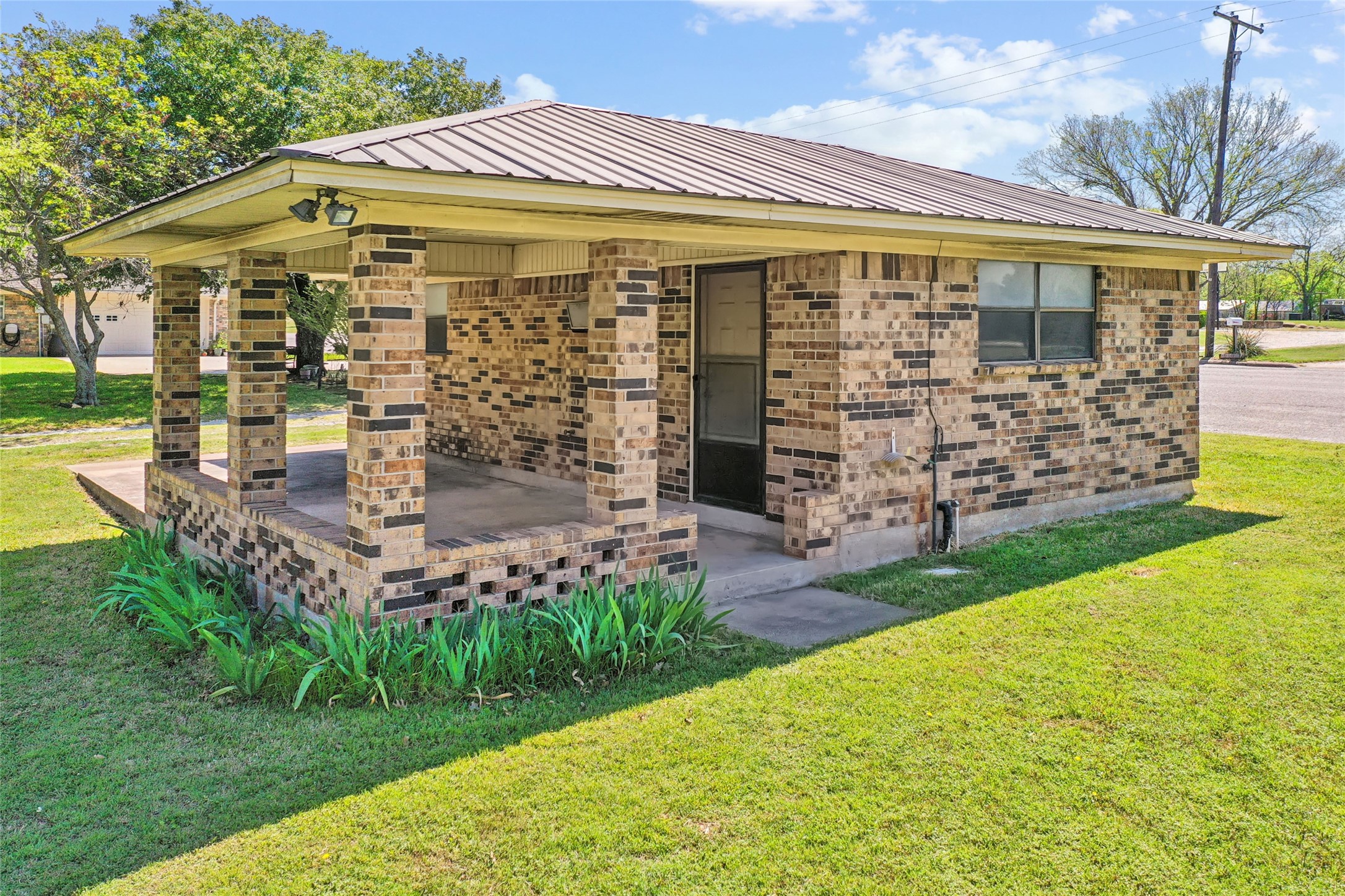 908 N Maple Street Muenster TX 76252