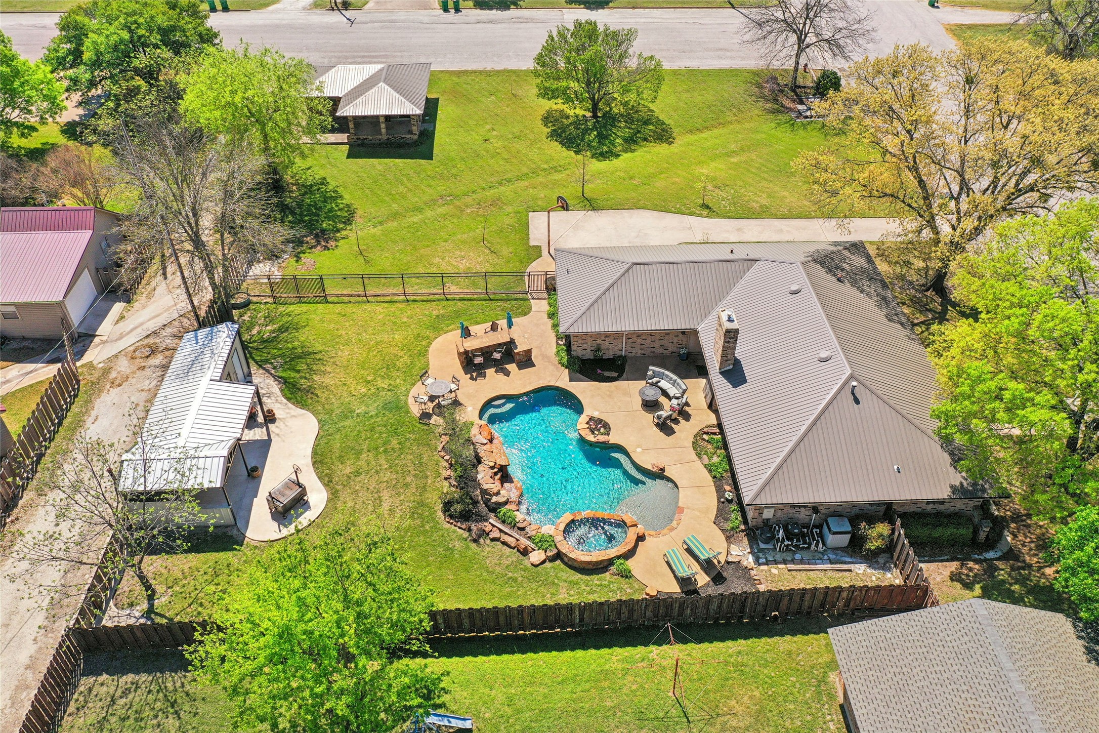 908 N Maple Street Muenster TX 76252