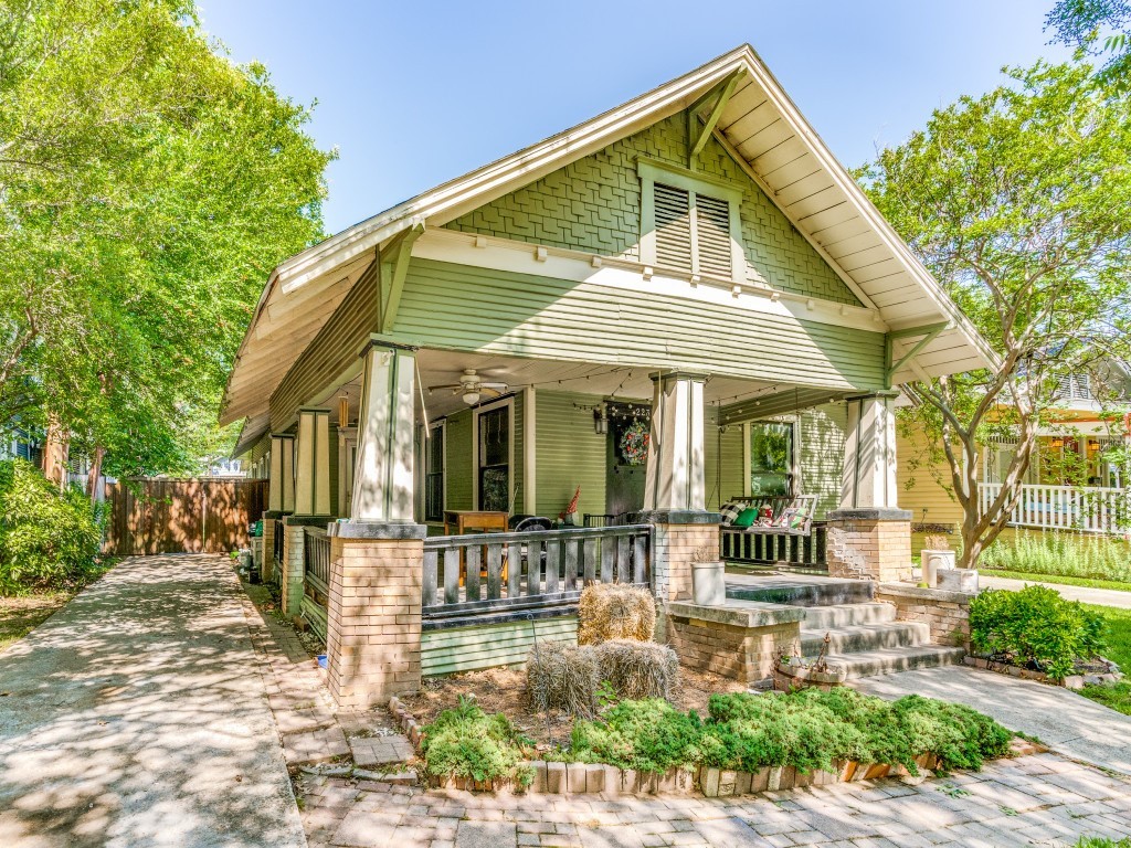 223 N Willomet Avenue Dallas TX 75208