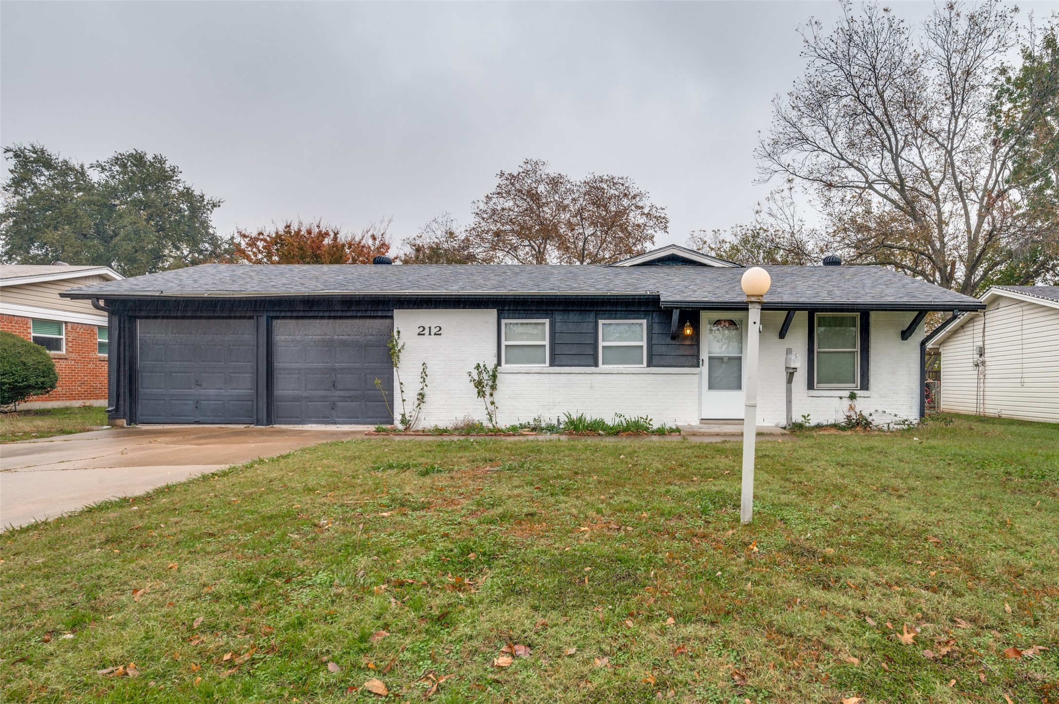 212 NW Jayellen Avenue Burleson TX 76028