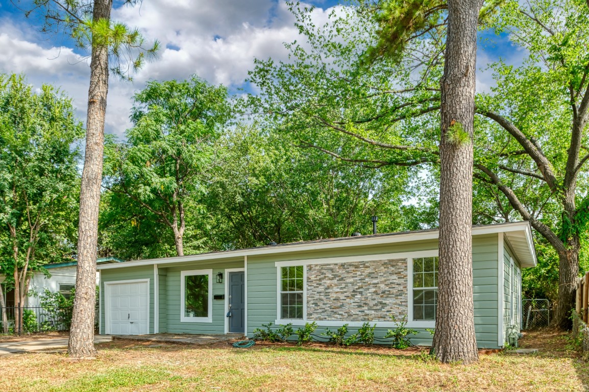 4537 Reaford Drive Haltom City TX 76117