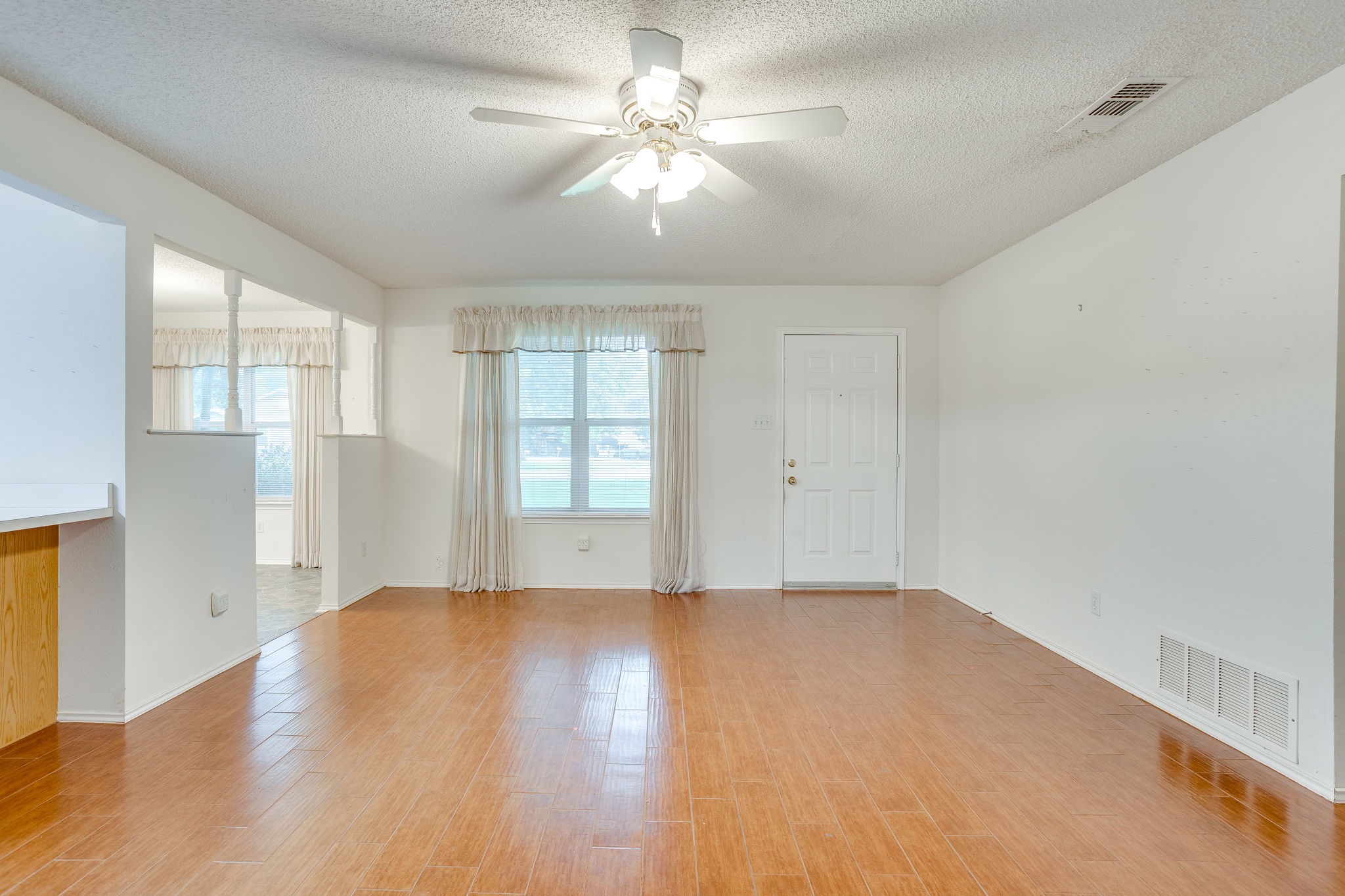 506 E Mcfarland Street Grandview TX 76050