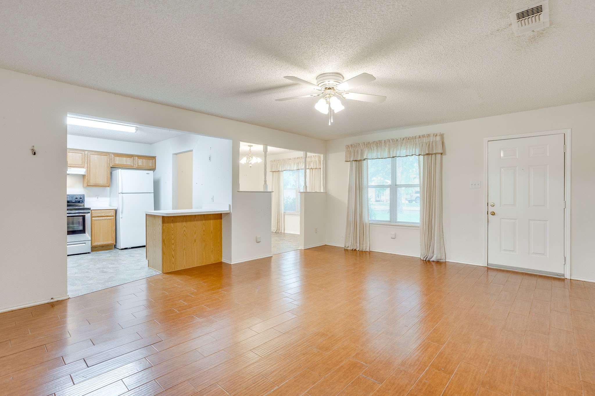 506 E Mcfarland Street Grandview TX 76050