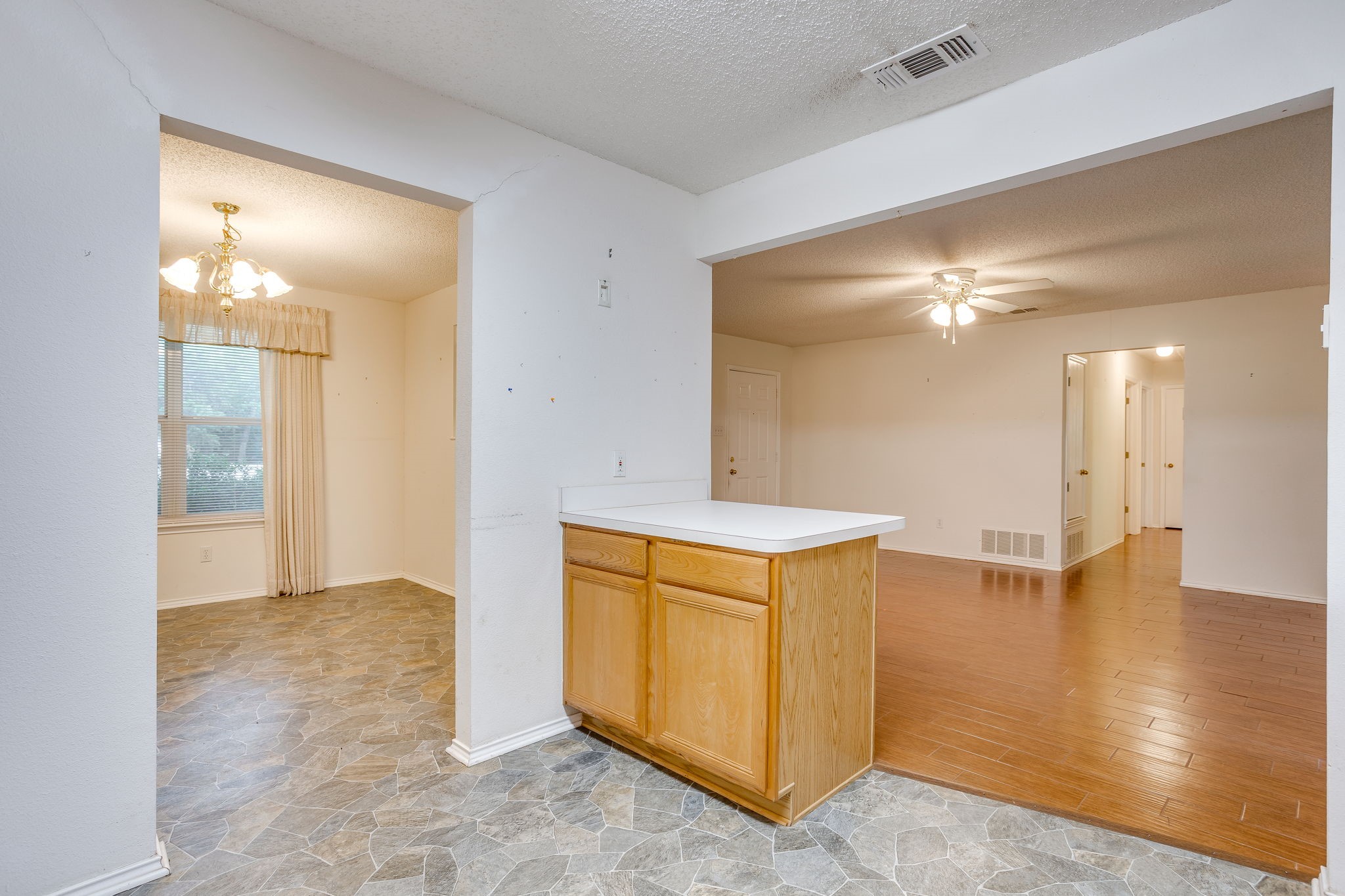 506 E Mcfarland Street Grandview TX 76050