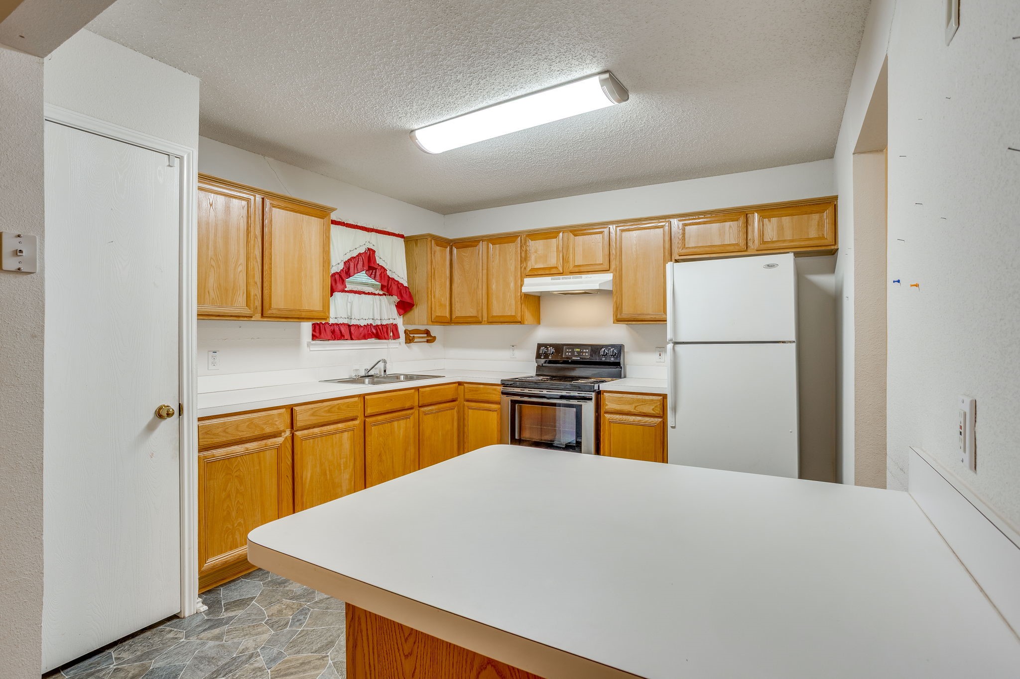 506 E Mcfarland Street Grandview TX 76050