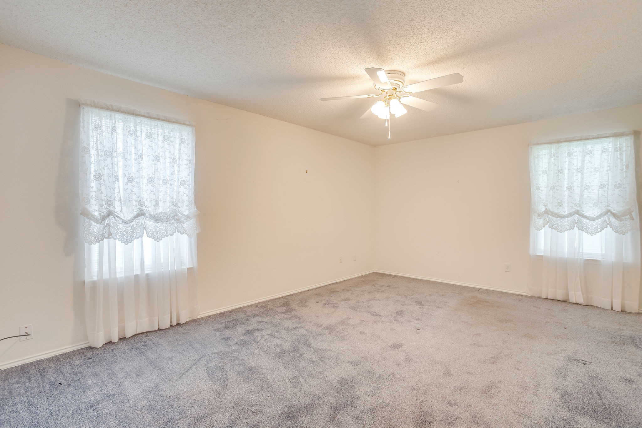 506 E Mcfarland Street Grandview TX 76050