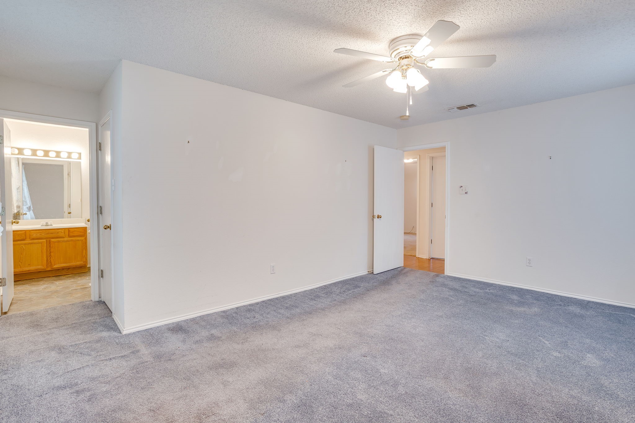 506 E Mcfarland Street Grandview TX 76050
