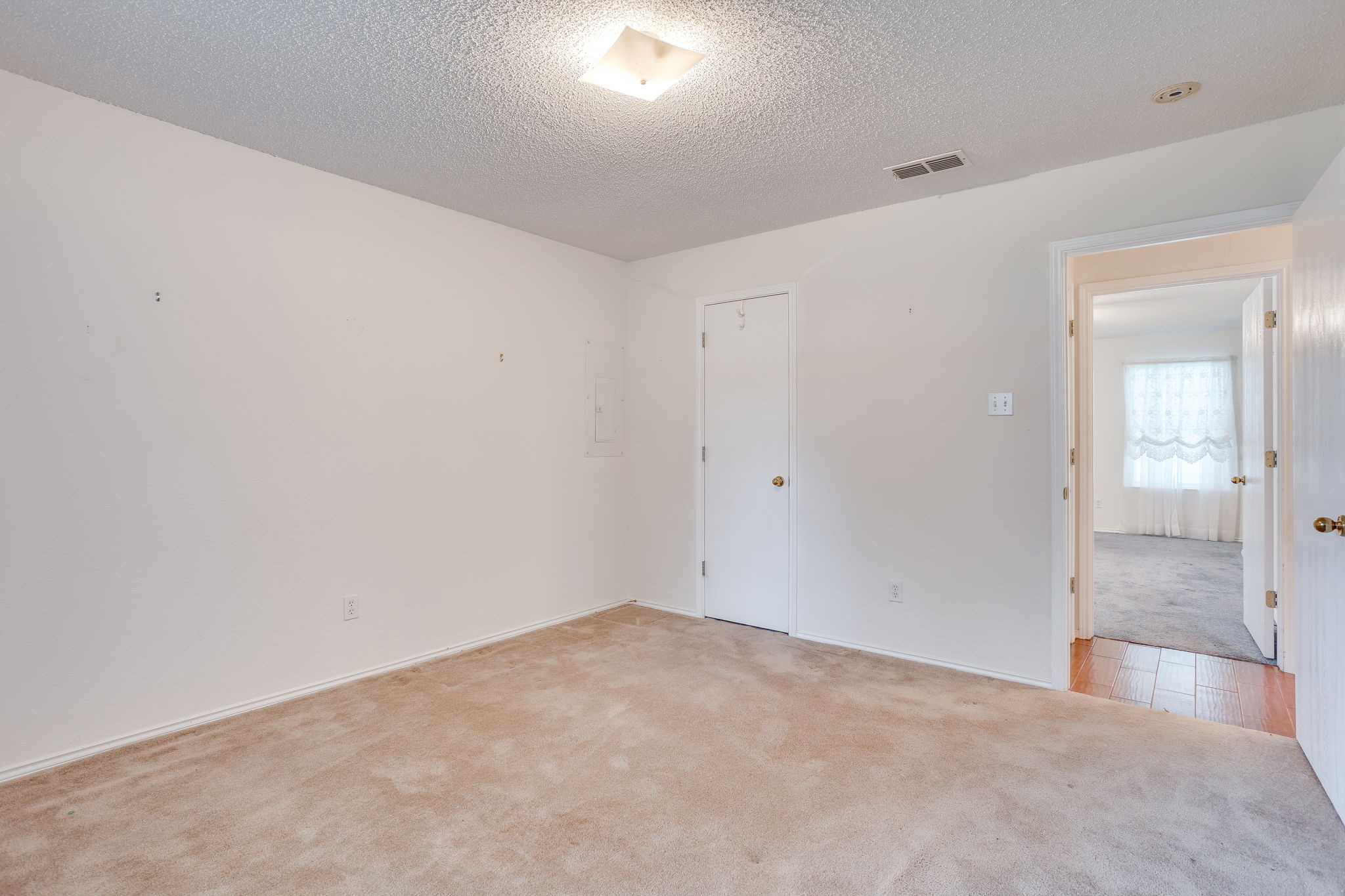 506 E Mcfarland Street Grandview TX 76050