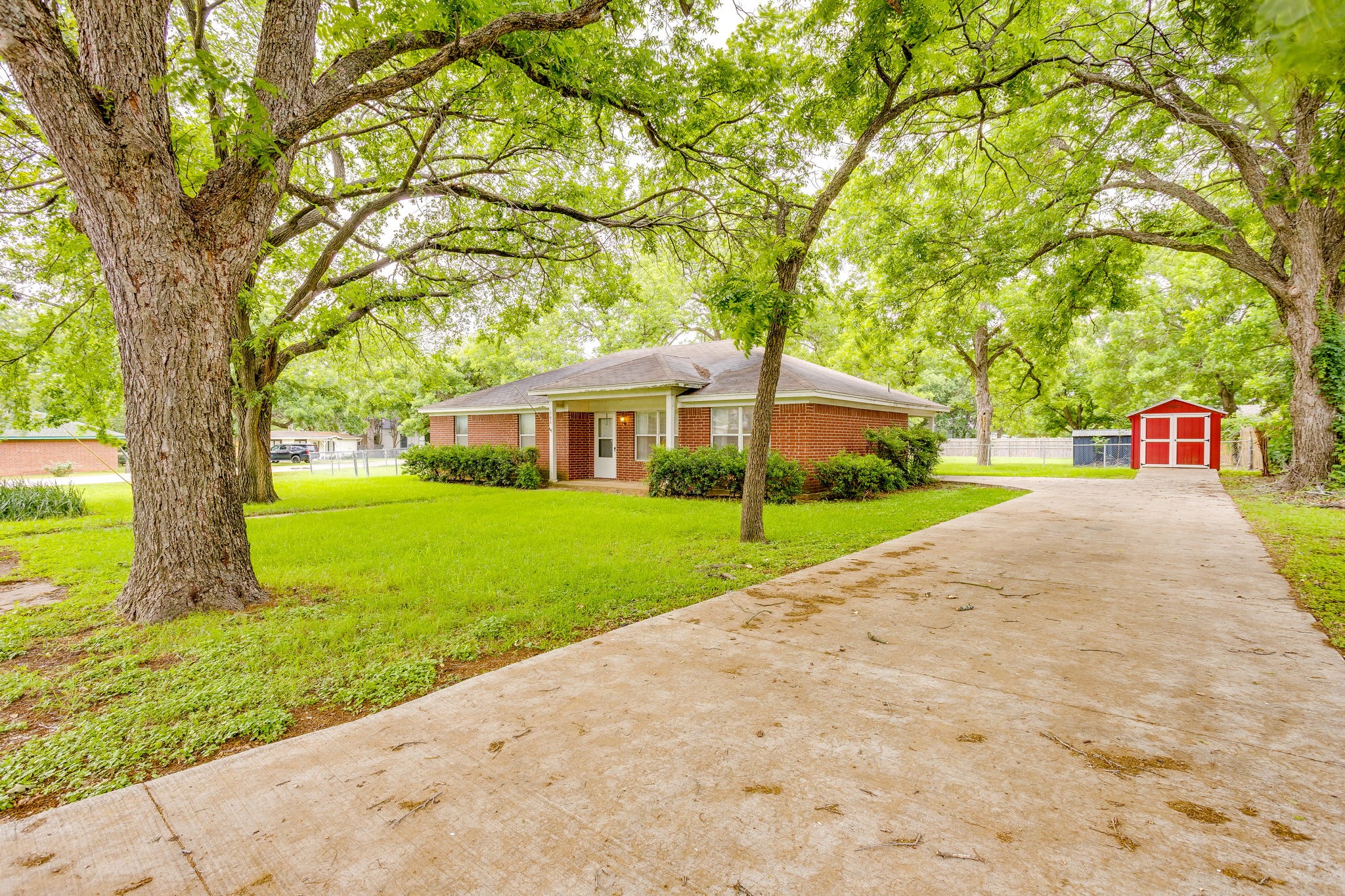 506 E Mcfarland Street Grandview TX 76050