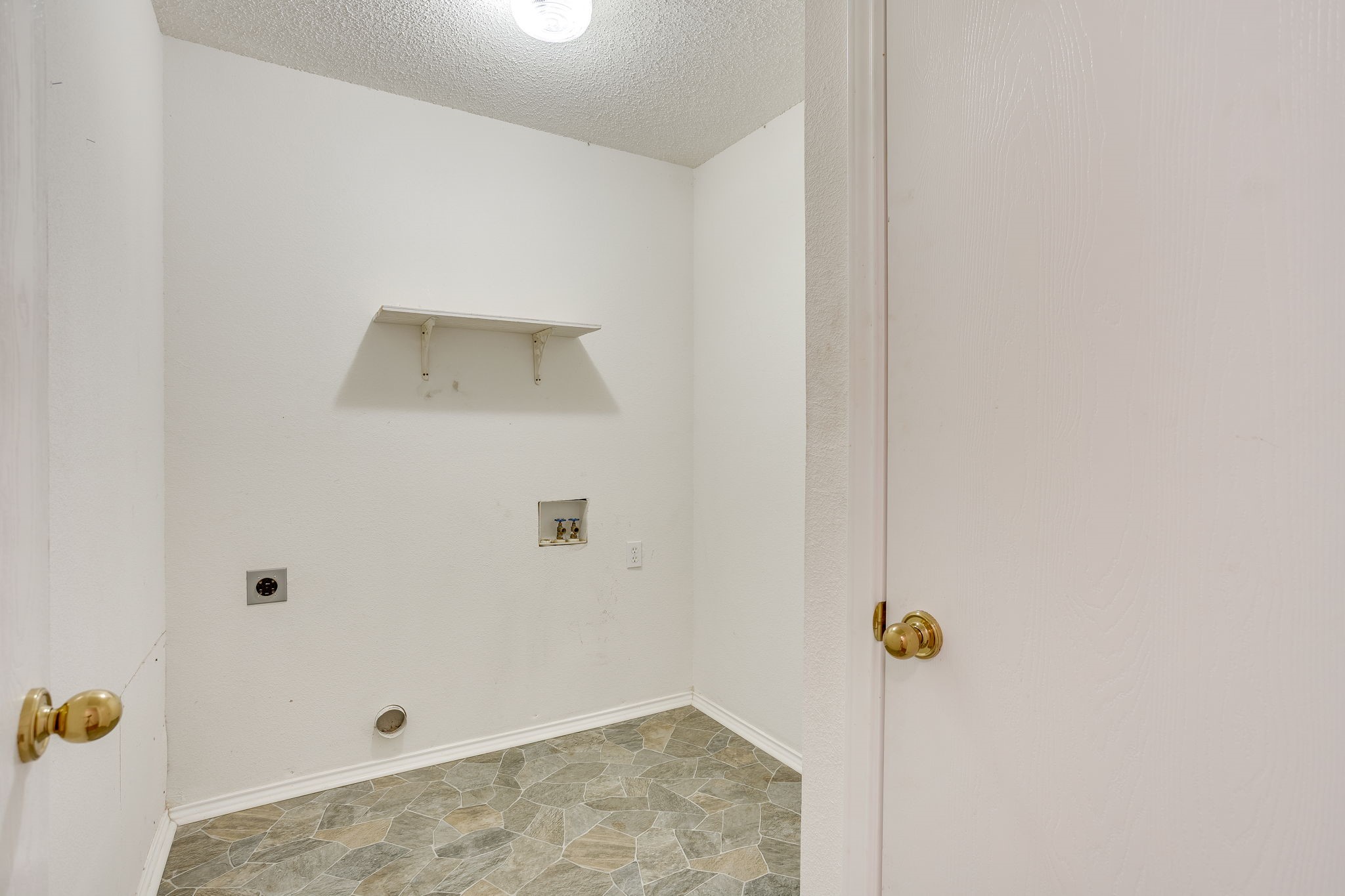 506 E Mcfarland Street Grandview TX 76050