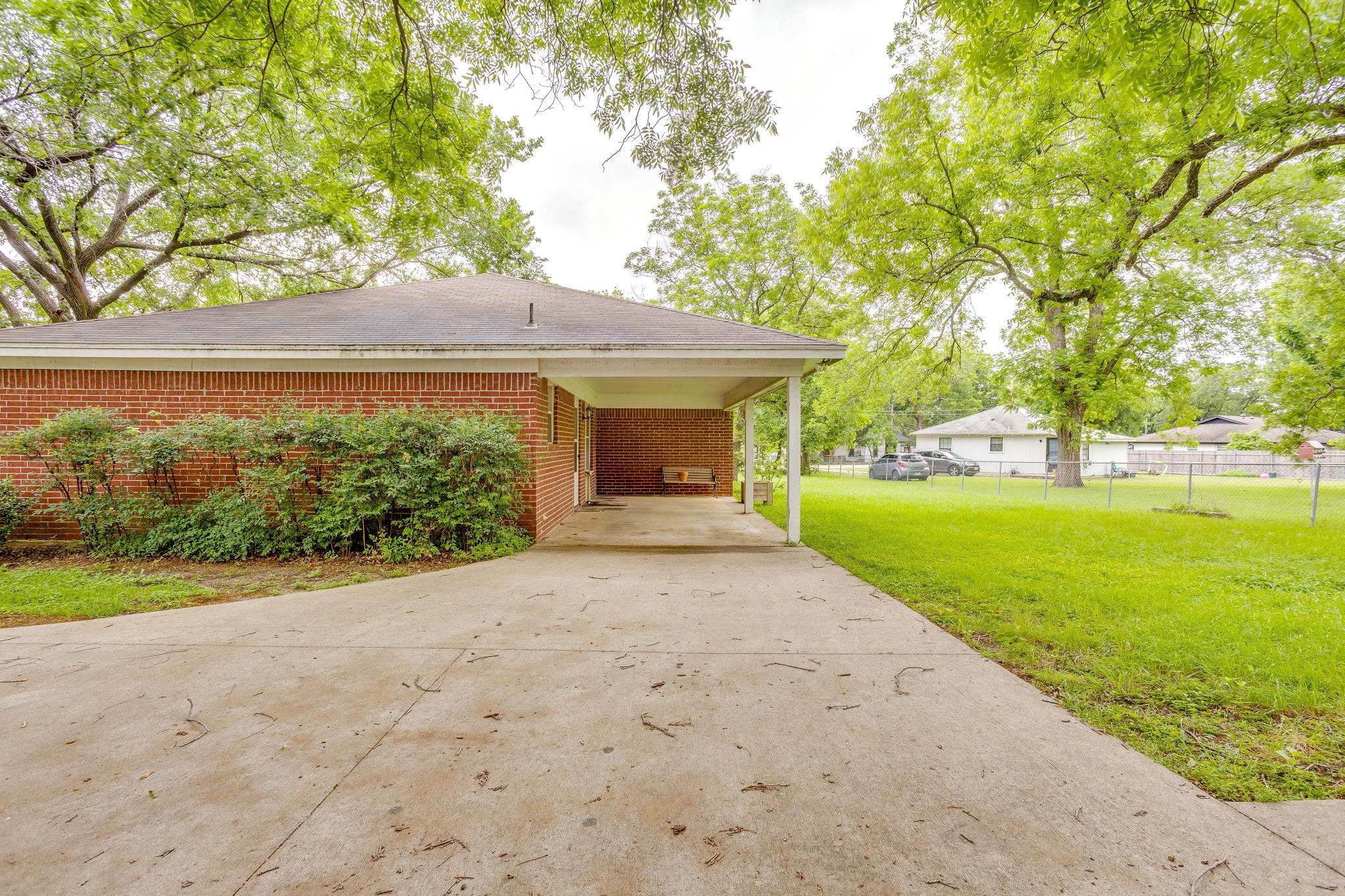 506 E Mcfarland Street Grandview TX 76050