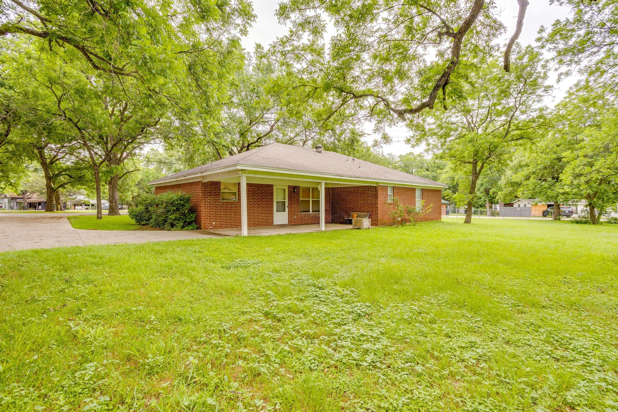 506 E Mcfarland Street Grandview TX 76050