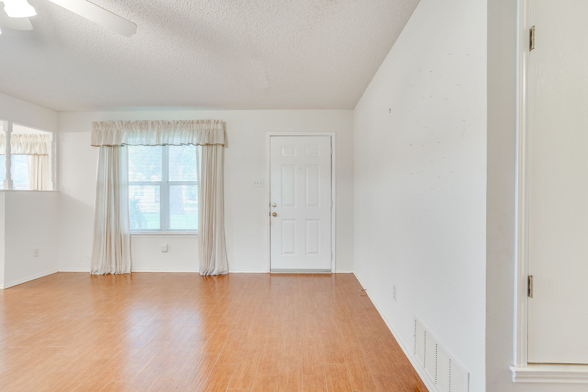 506 E Mcfarland Street Grandview TX 76050