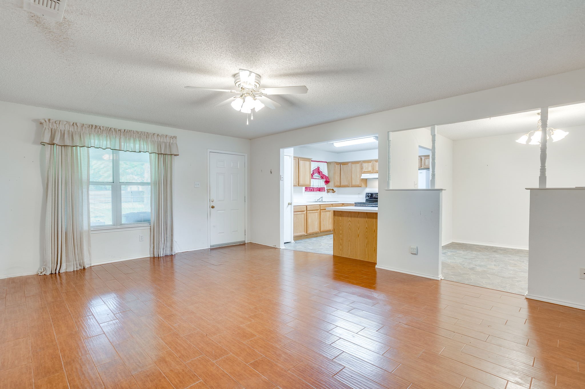506 E Mcfarland Street Grandview TX 76050