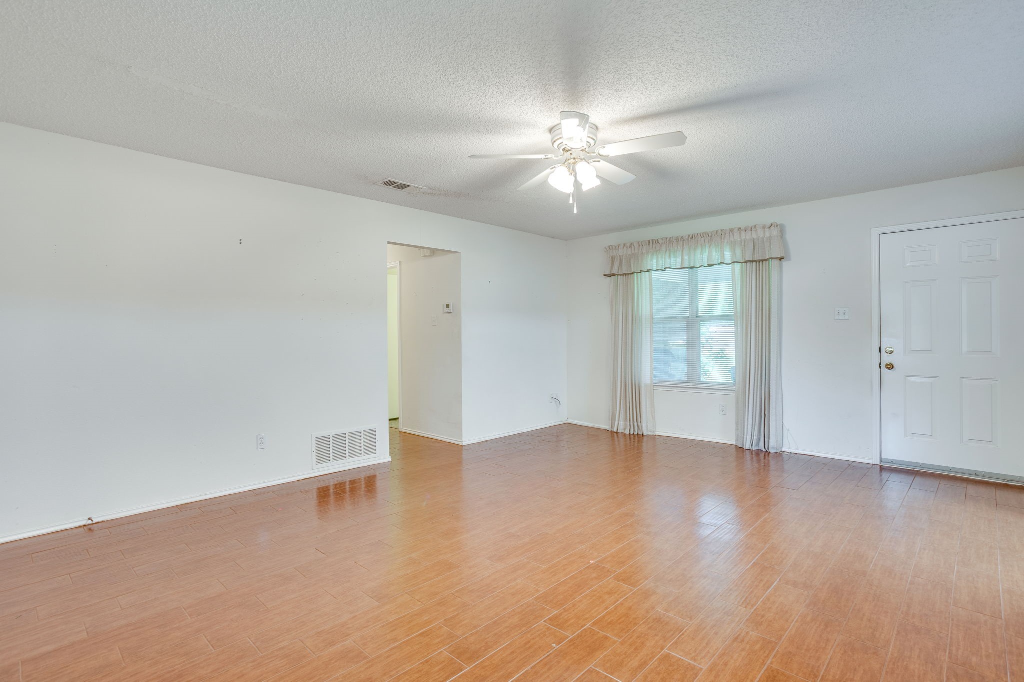 506 E Mcfarland Street Grandview TX 76050