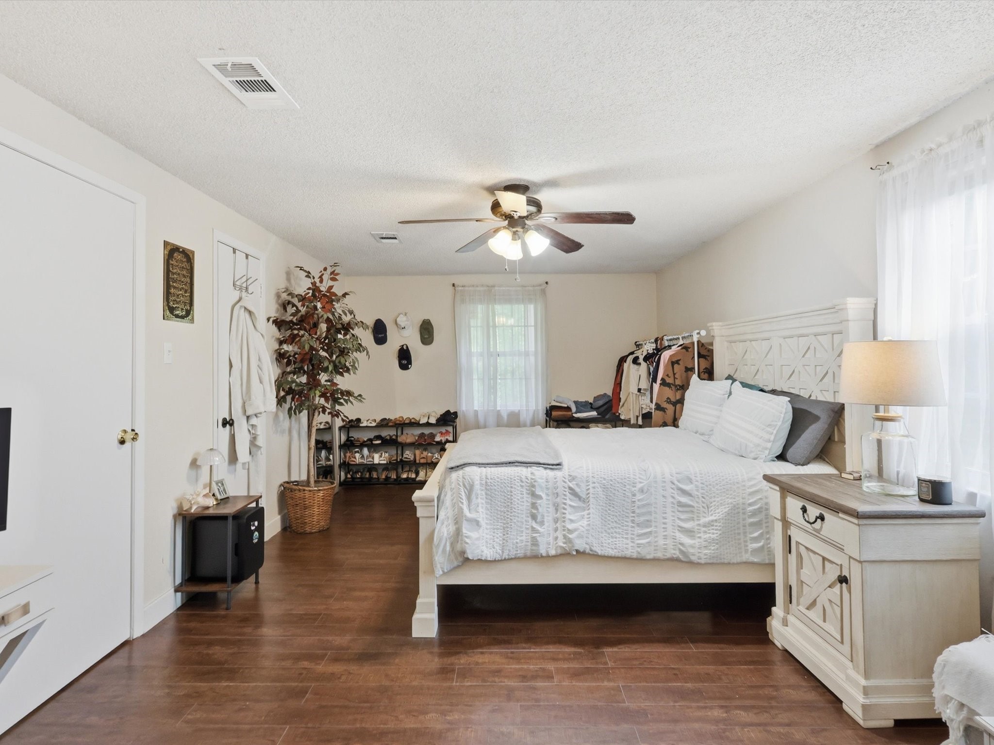 2801 Oak Cliff Lane Arlington TX 76012