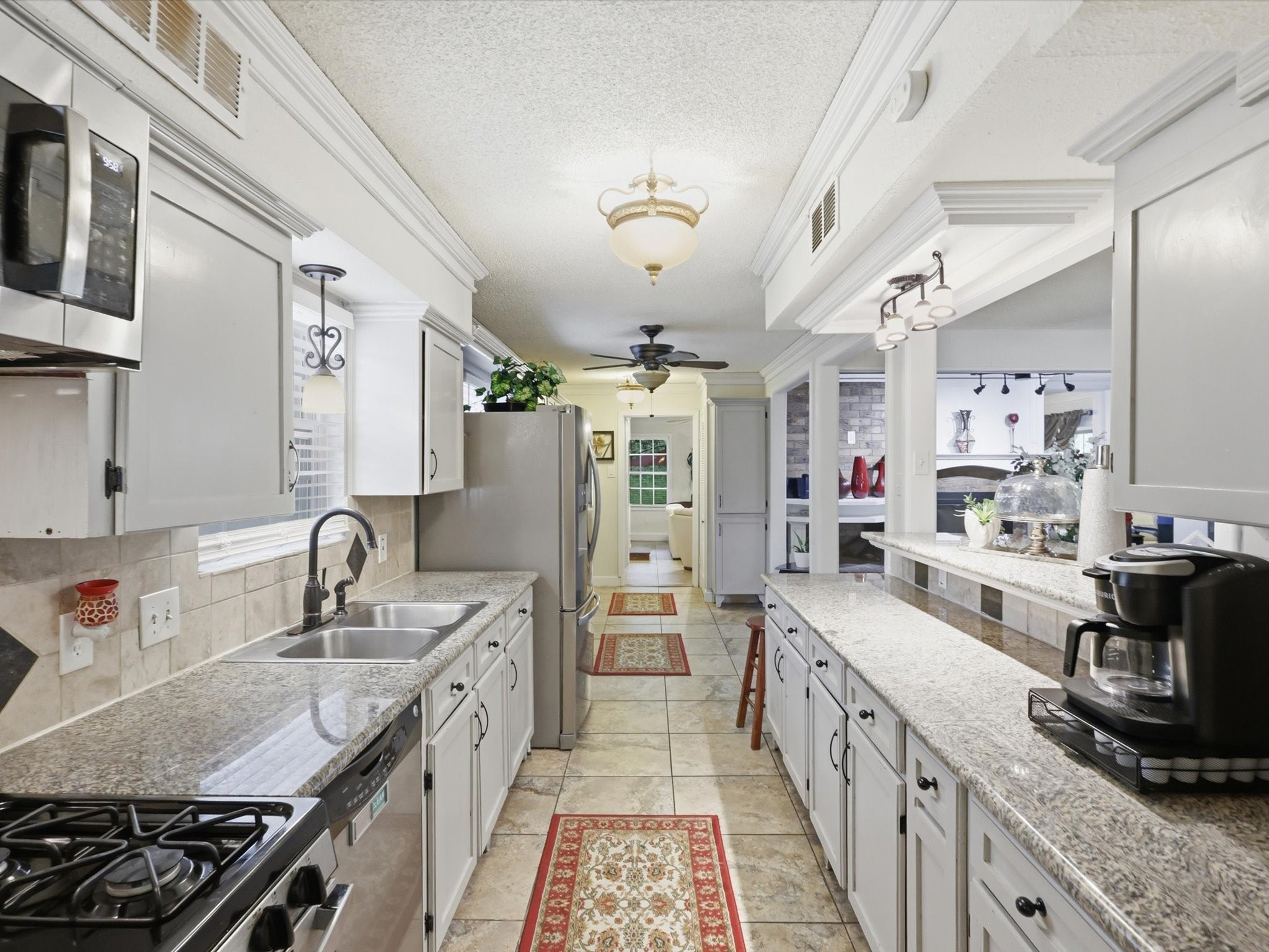 2801 Oak Cliff Lane Arlington TX 76012