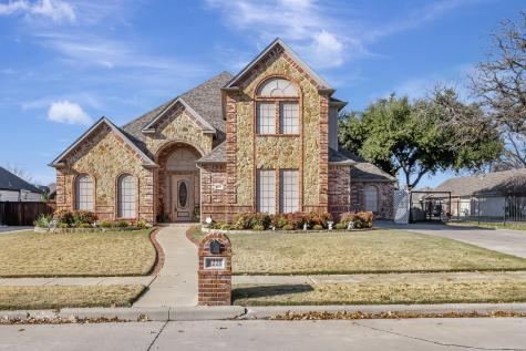 8221 Thornhill Drive North Richland Hills TX 76182