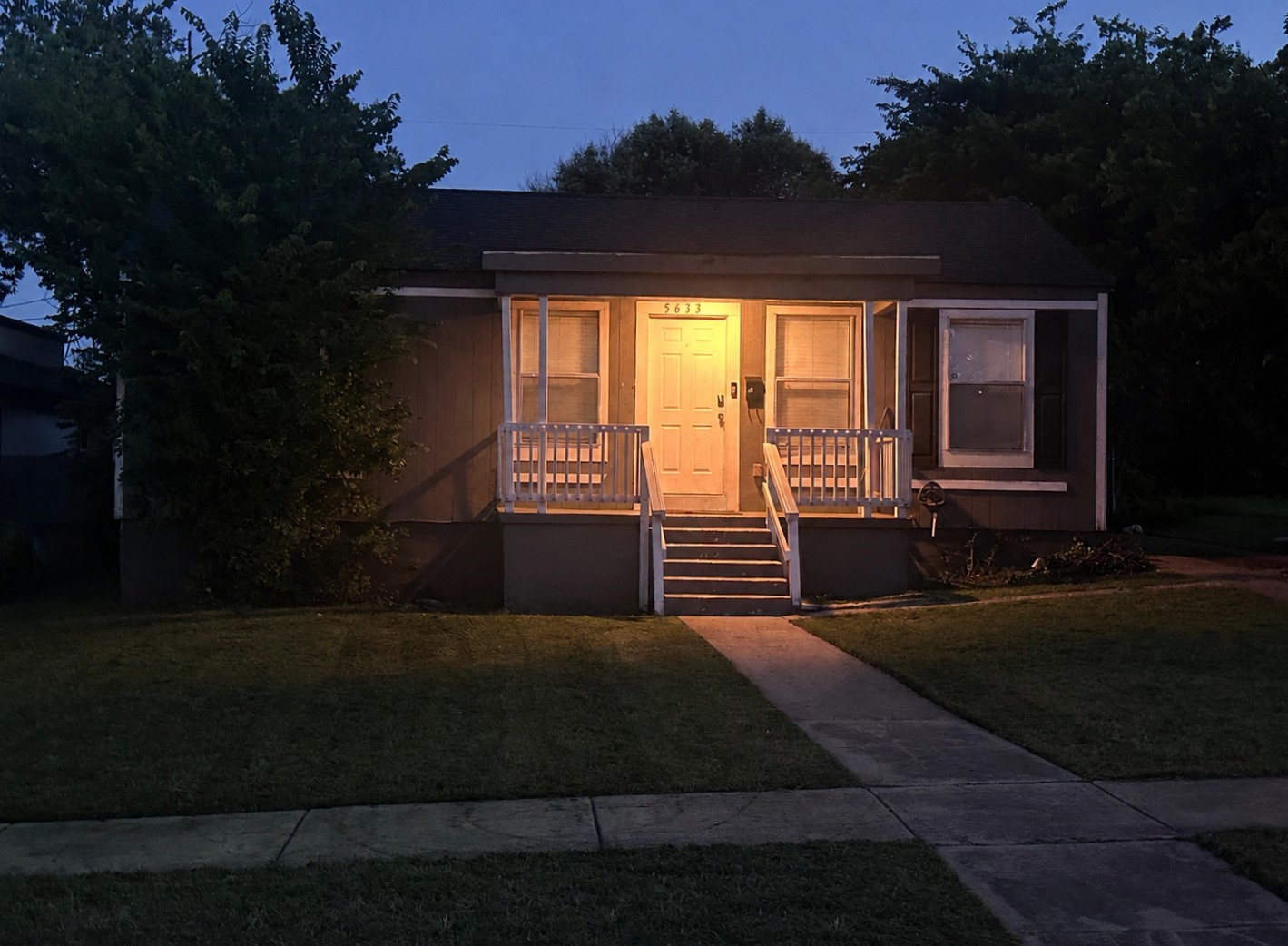 5633 Curzon Avenue Fort Worth TX 76107