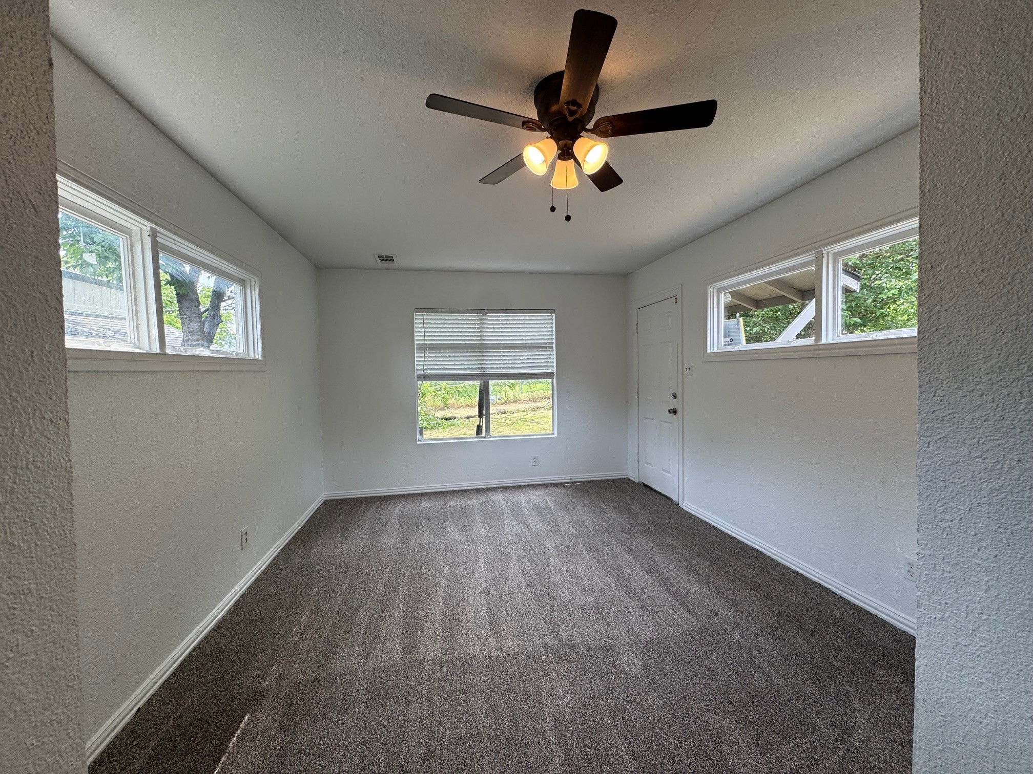 5633 Curzon Avenue Fort Worth TX 76107