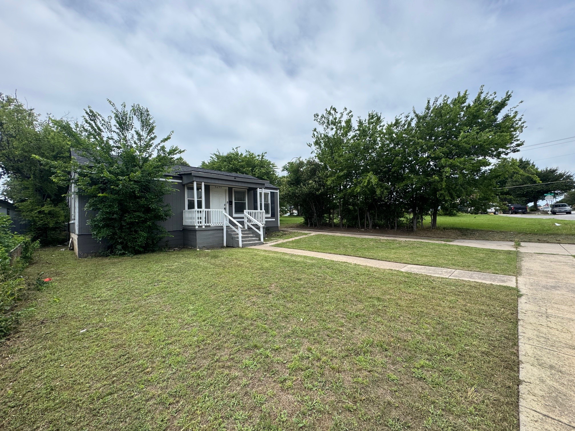 5633 Curzon Avenue Fort Worth TX 76107