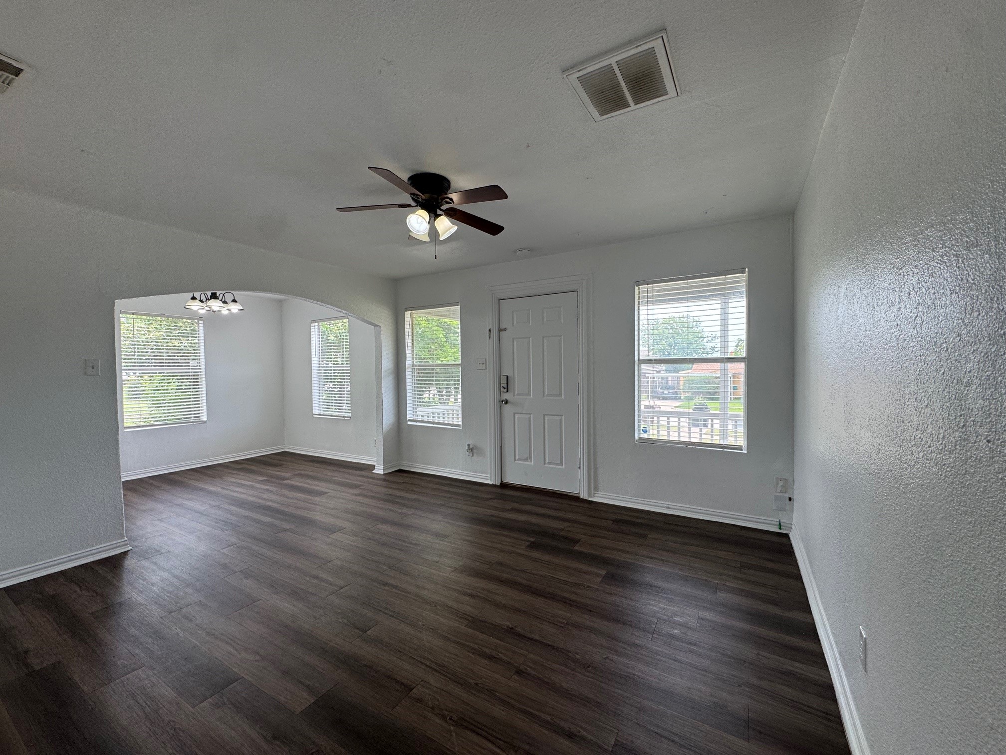 5633 Curzon Avenue Fort Worth TX 76107