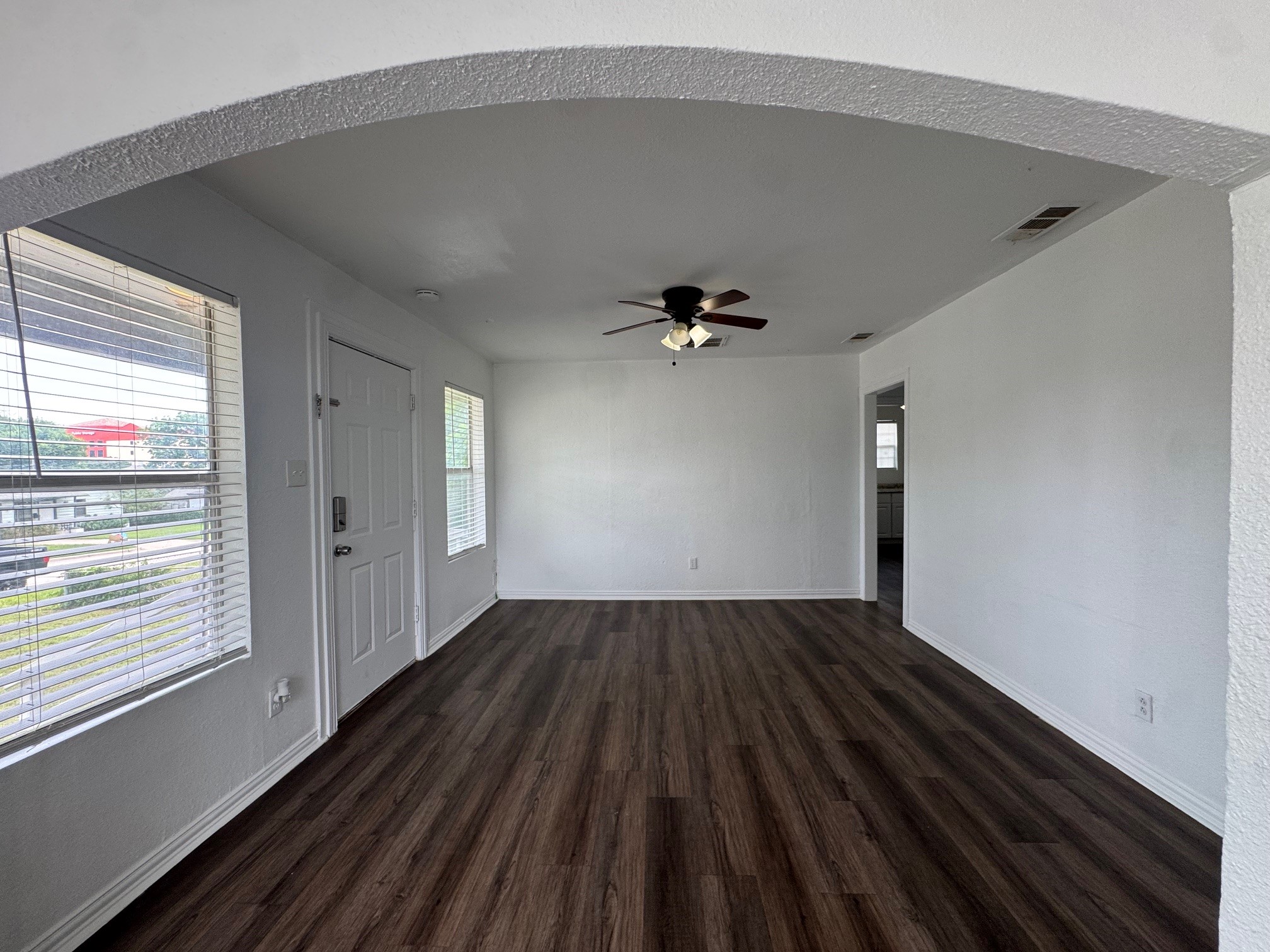 5633 Curzon Avenue Fort Worth TX 76107