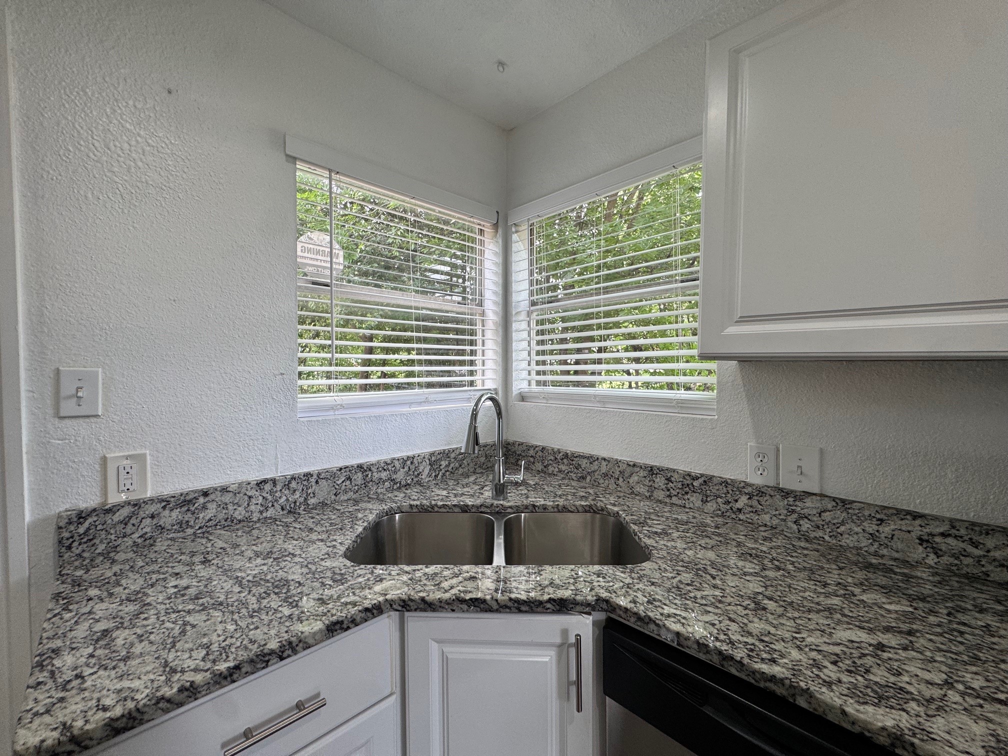 5633 Curzon Avenue Fort Worth TX 76107