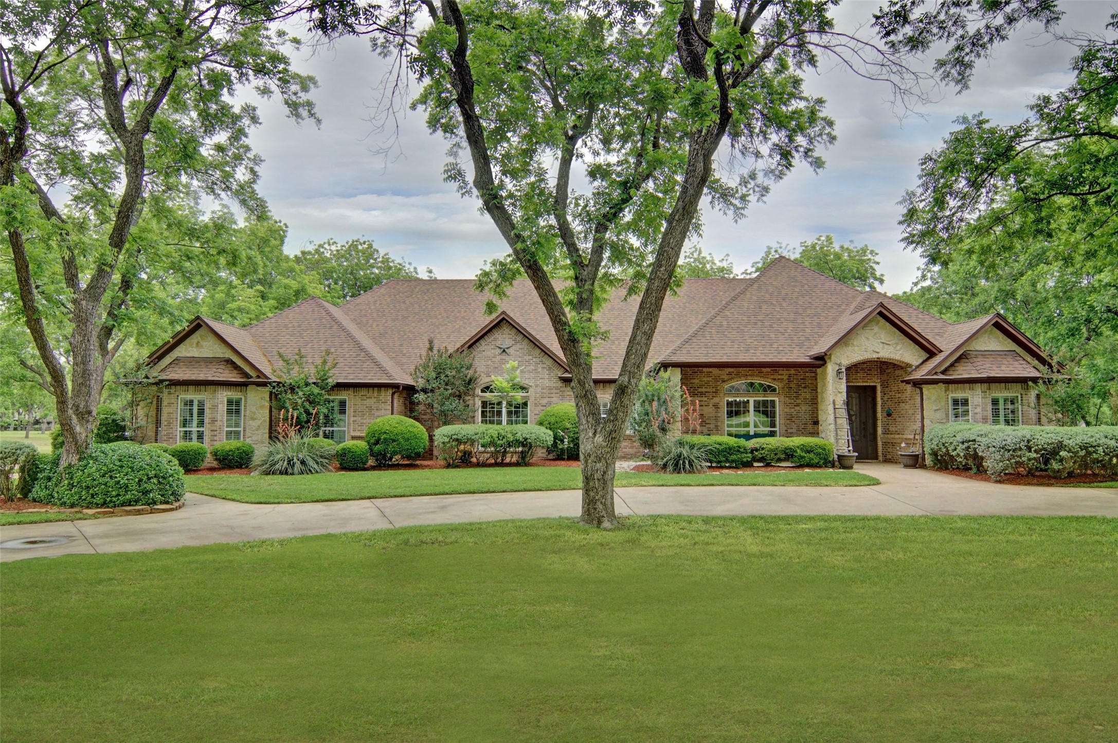 7402 Hampton Drive Granbury TX 76049