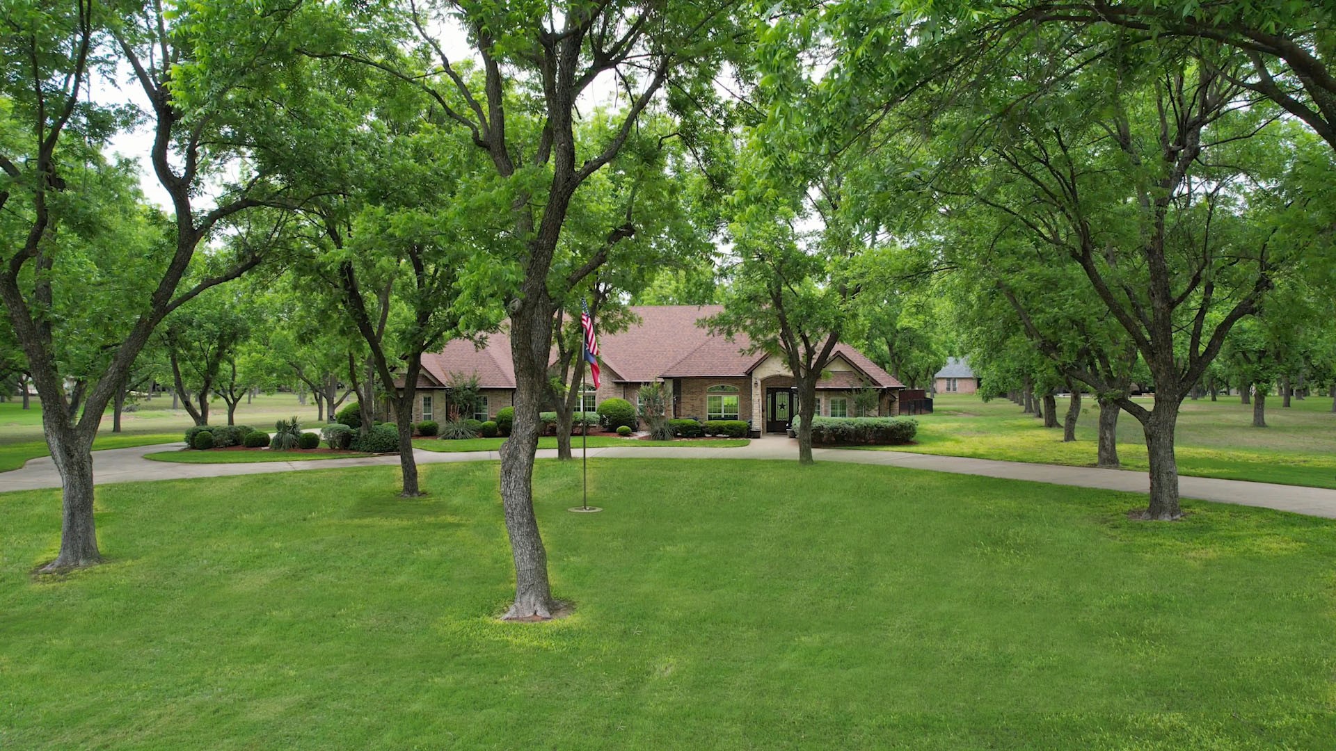 7402 Hampton Drive Granbury TX 76049