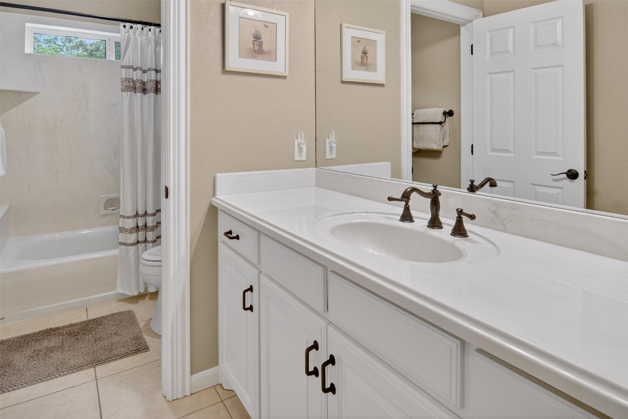 7402 Hampton Drive Granbury TX 76049
