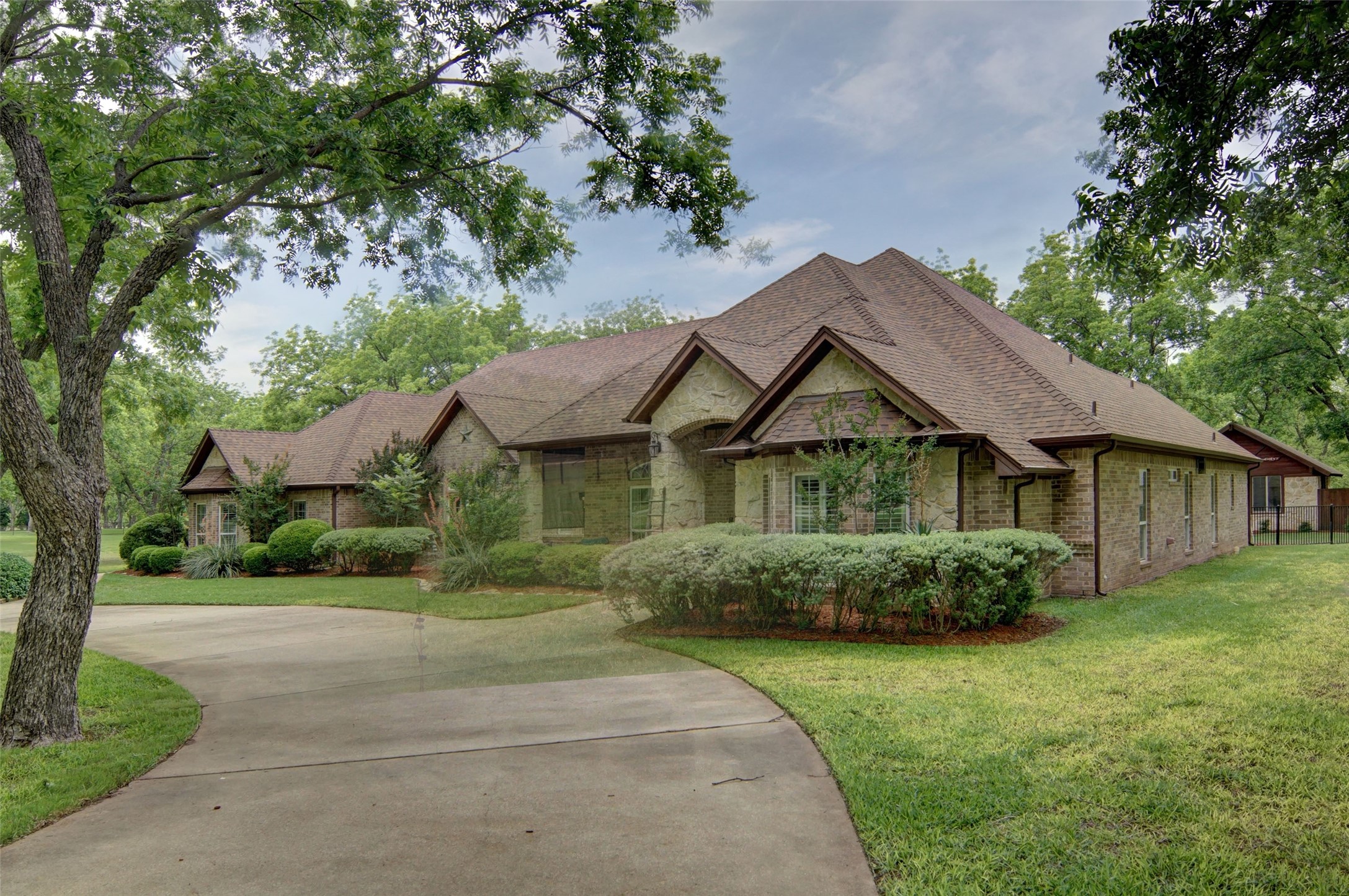 7402 Hampton Drive Granbury TX 76049