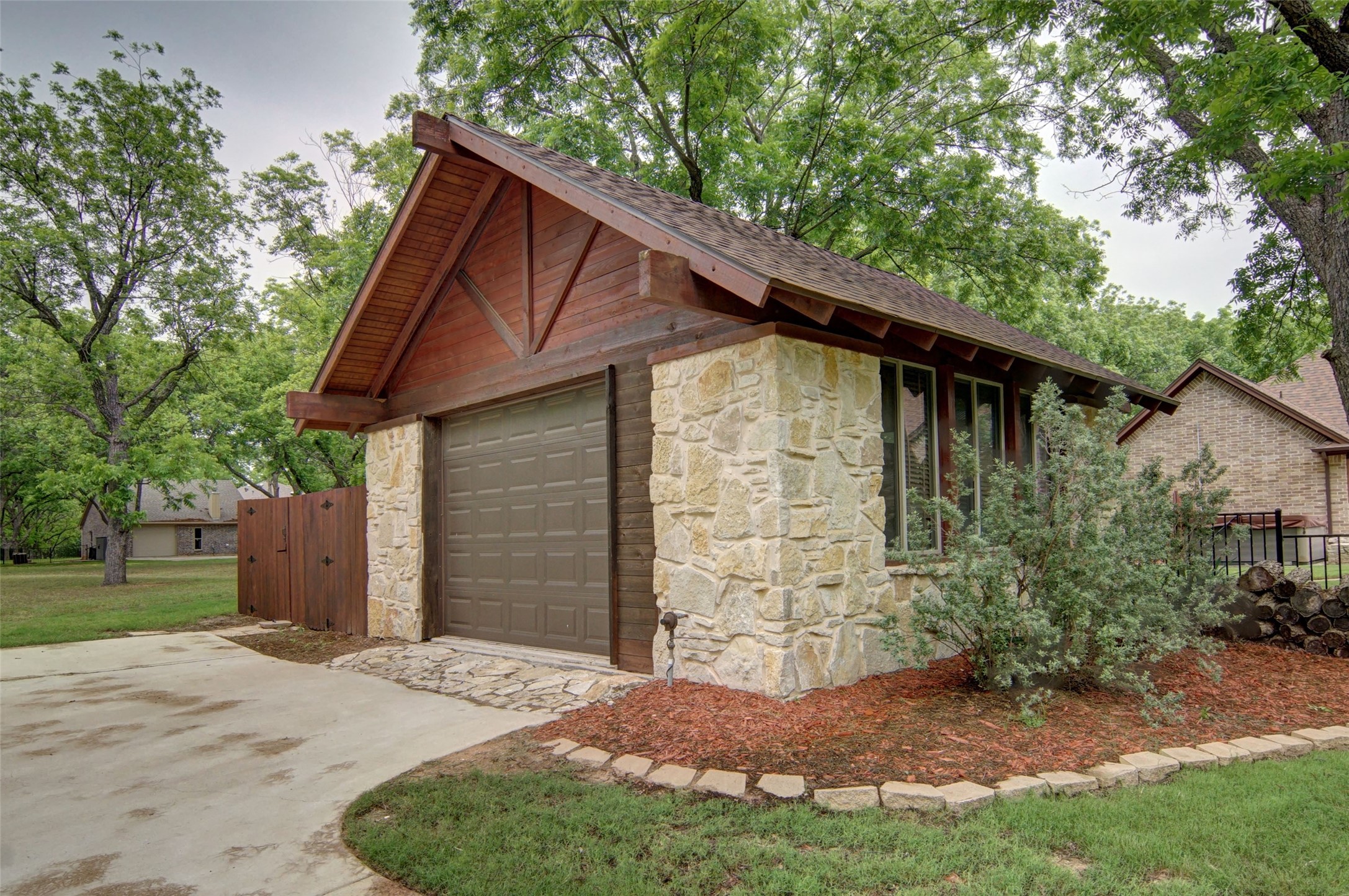 7402 Hampton Drive Granbury TX 76049