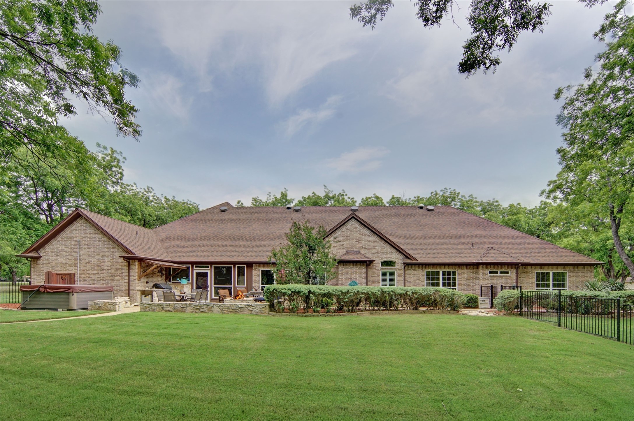7402 Hampton Drive Granbury TX 76049
