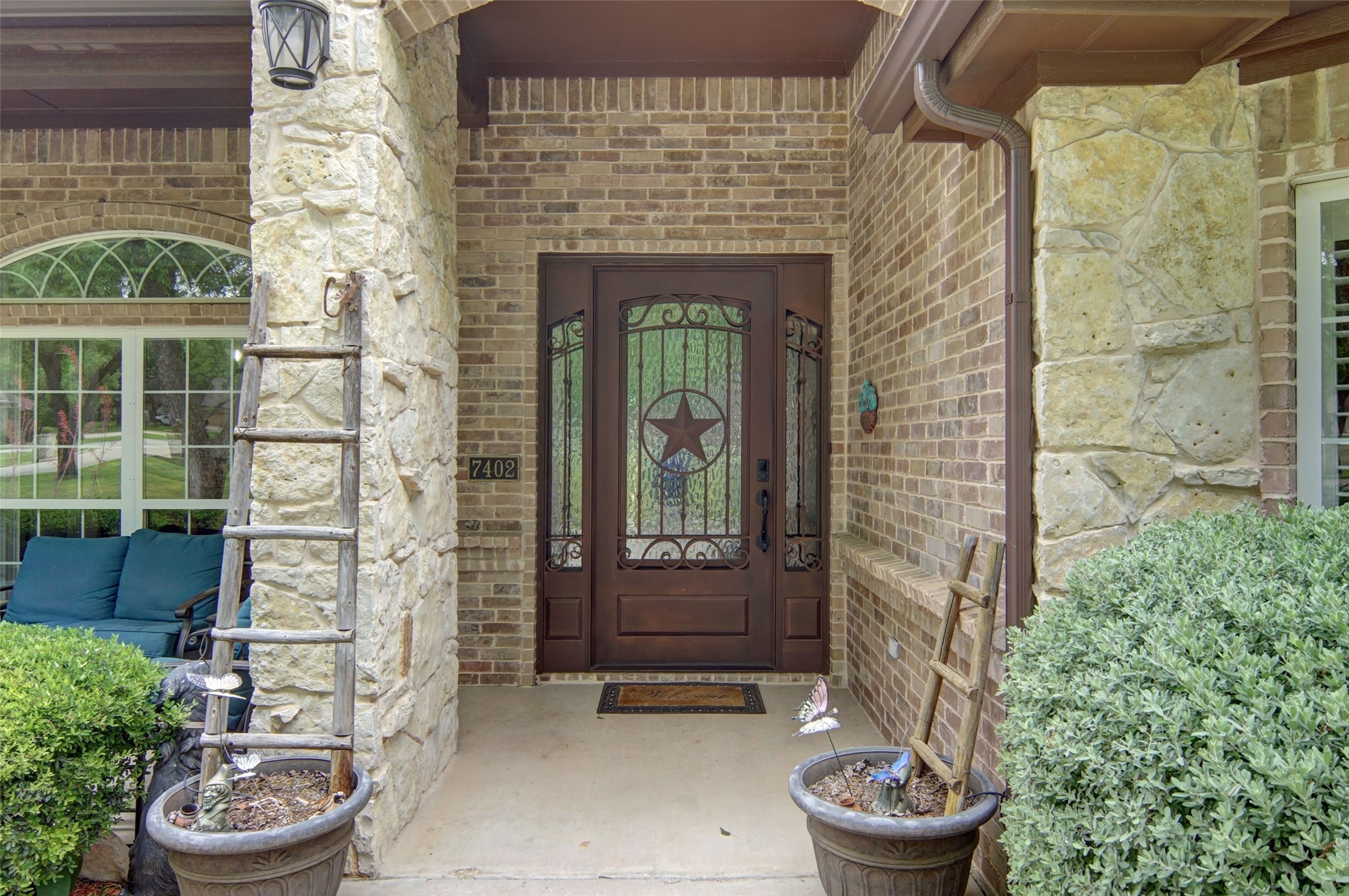7402 Hampton Drive Granbury TX 76049