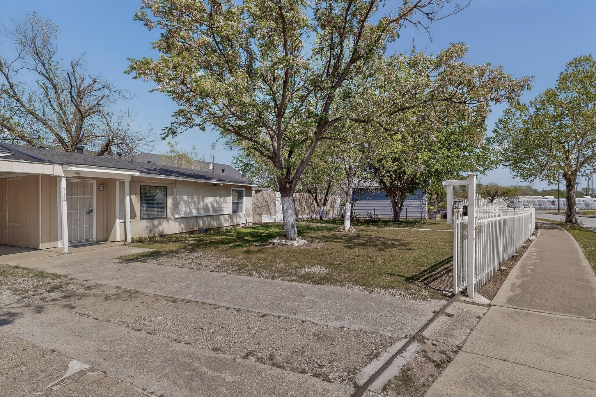 712 Hodgson Street Fort Worth TX 76115