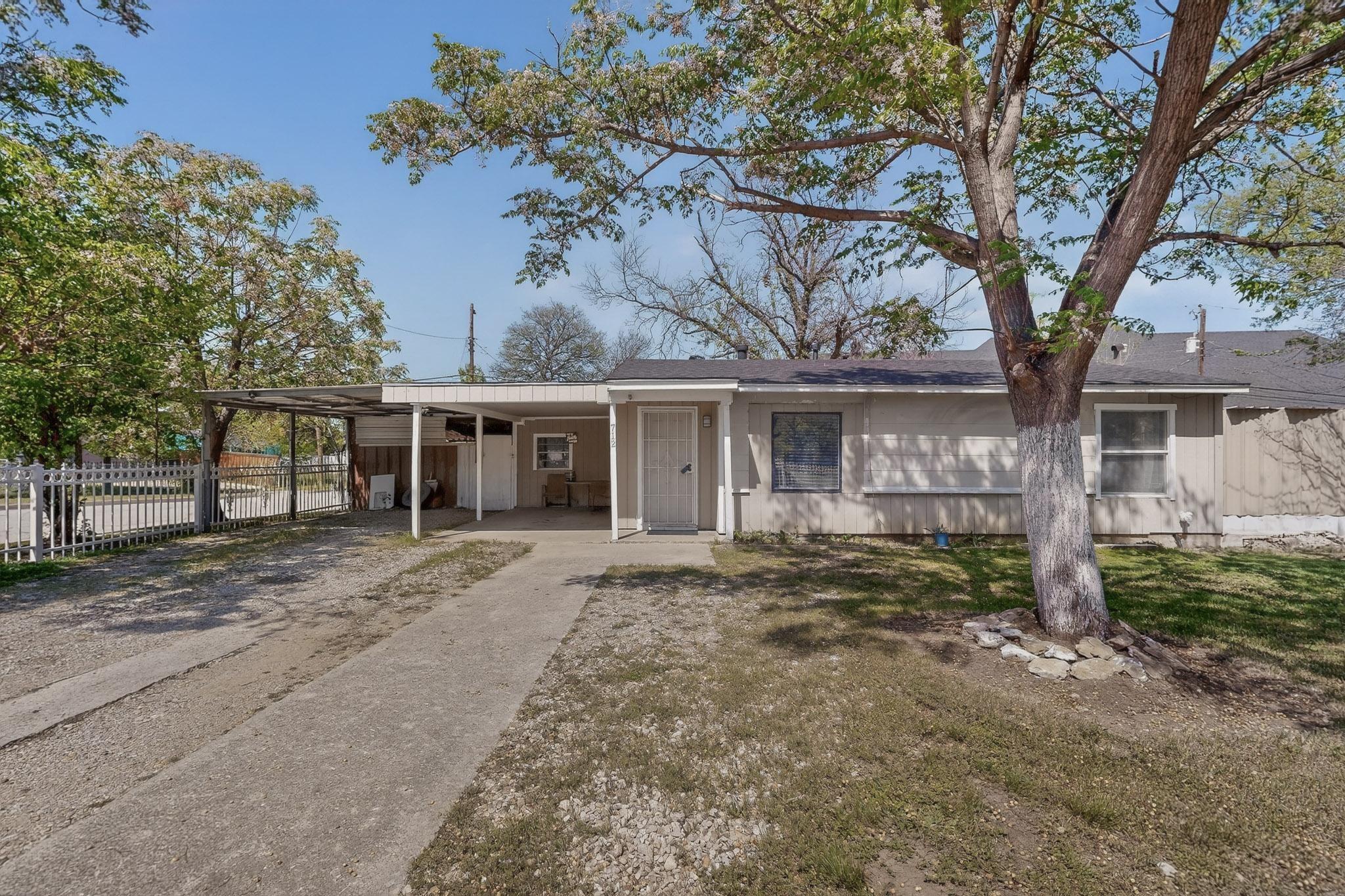 712 Hodgson Street Fort Worth TX 76115